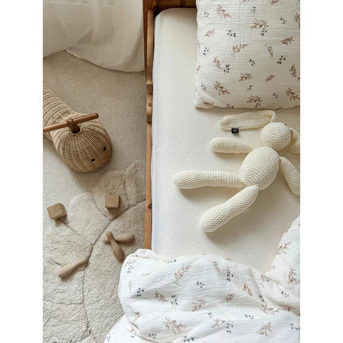 GABRIELLE Round washable cotton children's bedroom rug with ‘petals’ finish