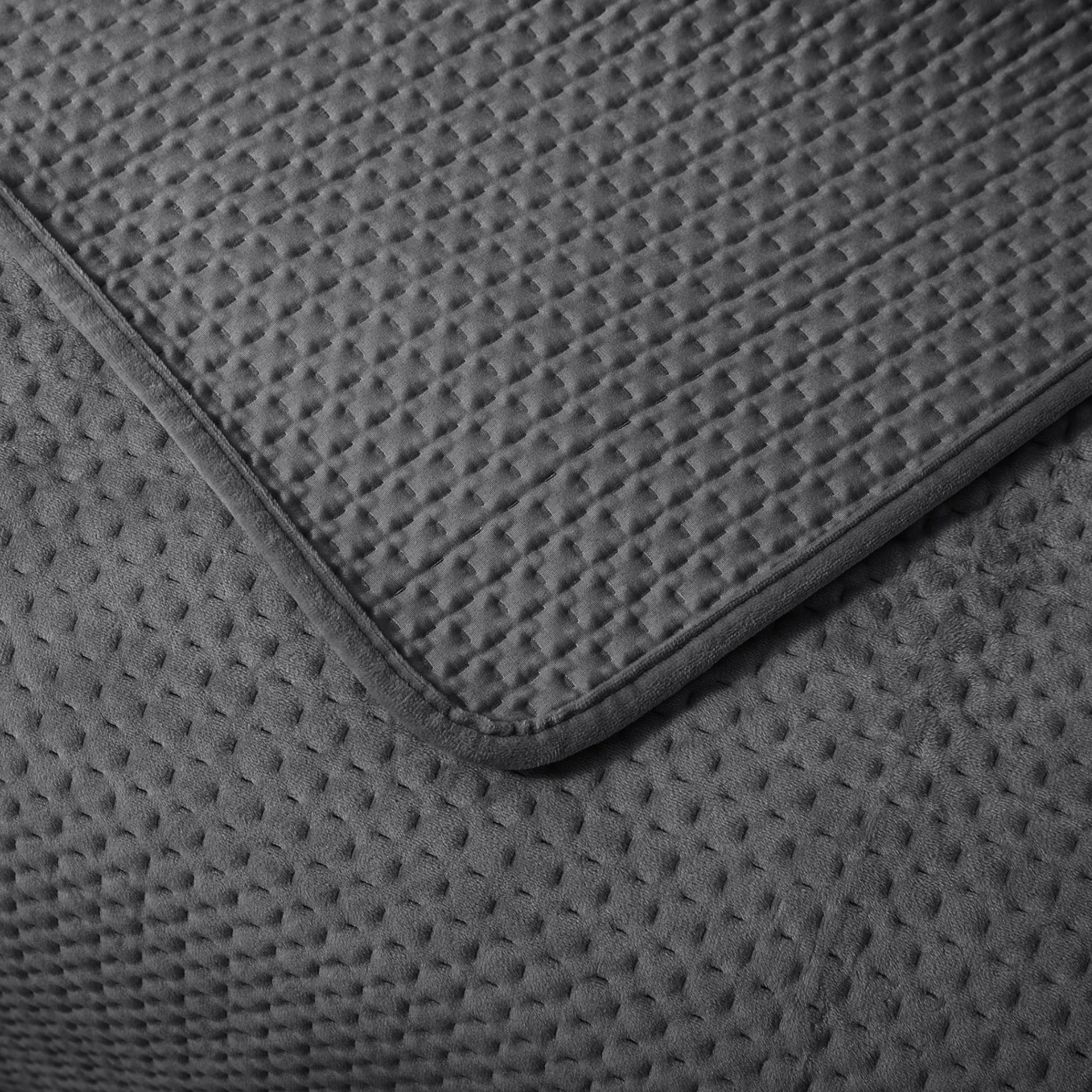 Kasentex Ultra Soft Plush Poly-Velvet Quilt Set, Queen, King, Room Decor, Graduation Gifts, Fathers Day Gift