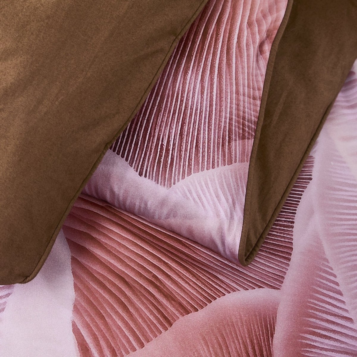 Gilded Spore Cotton Comforter Set