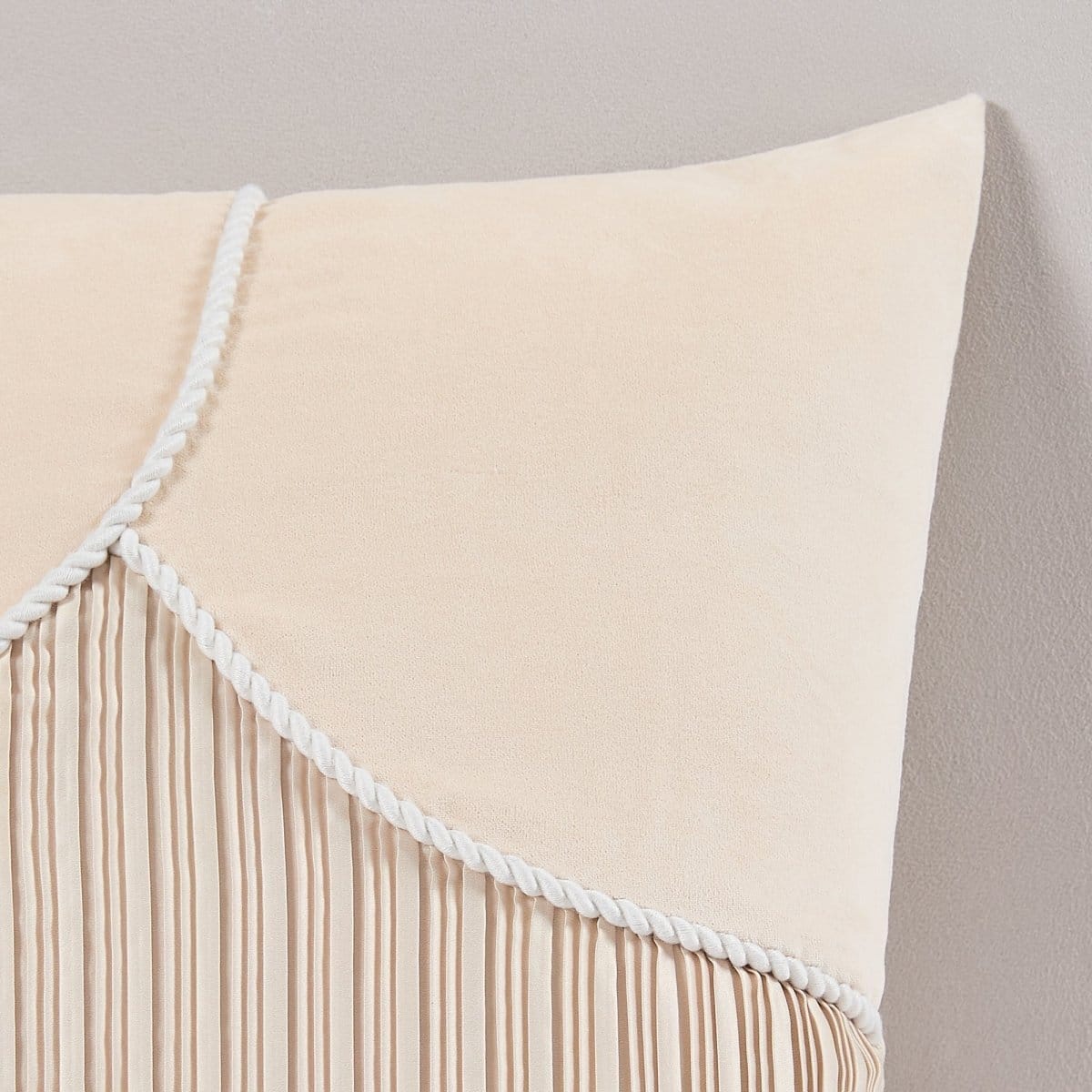 Seta Decorative Pillow Cover