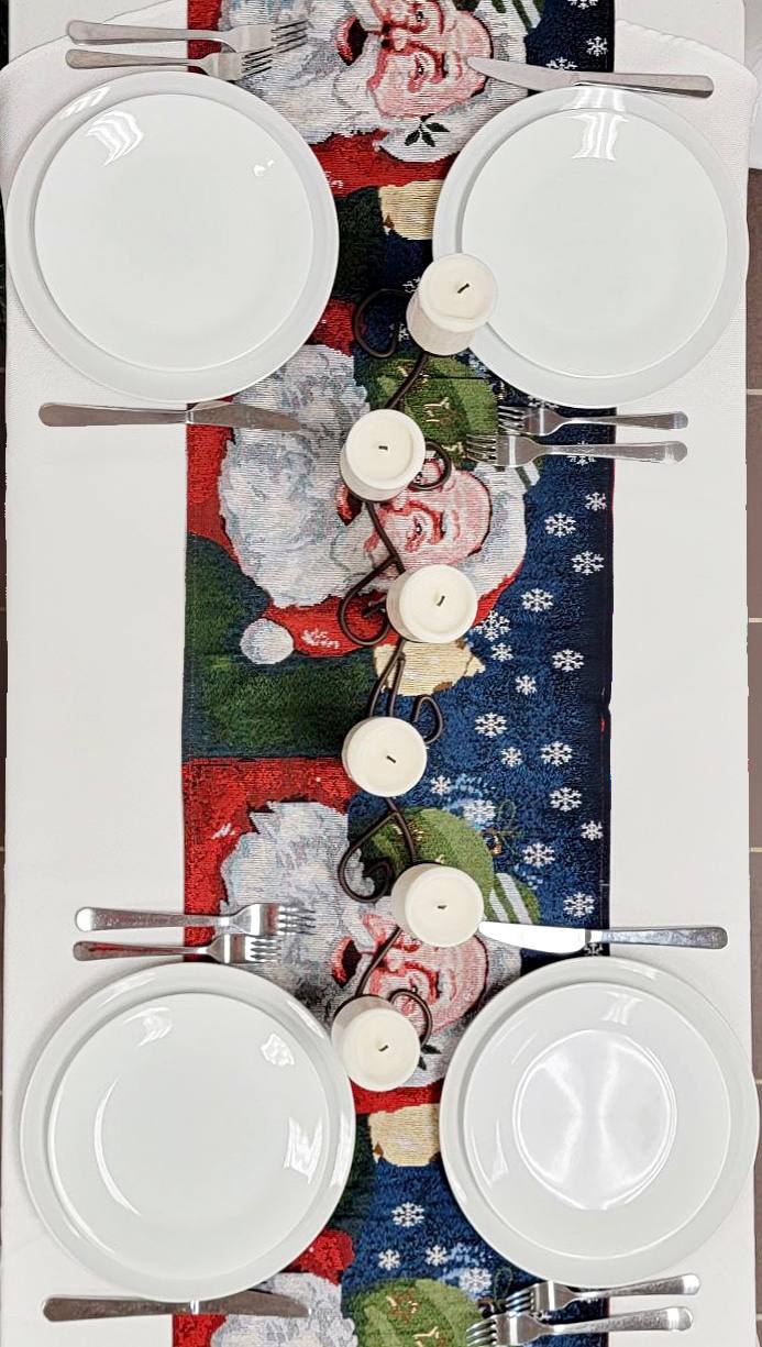 Santa Claus Christmas Table Runner F07M5-8C-4