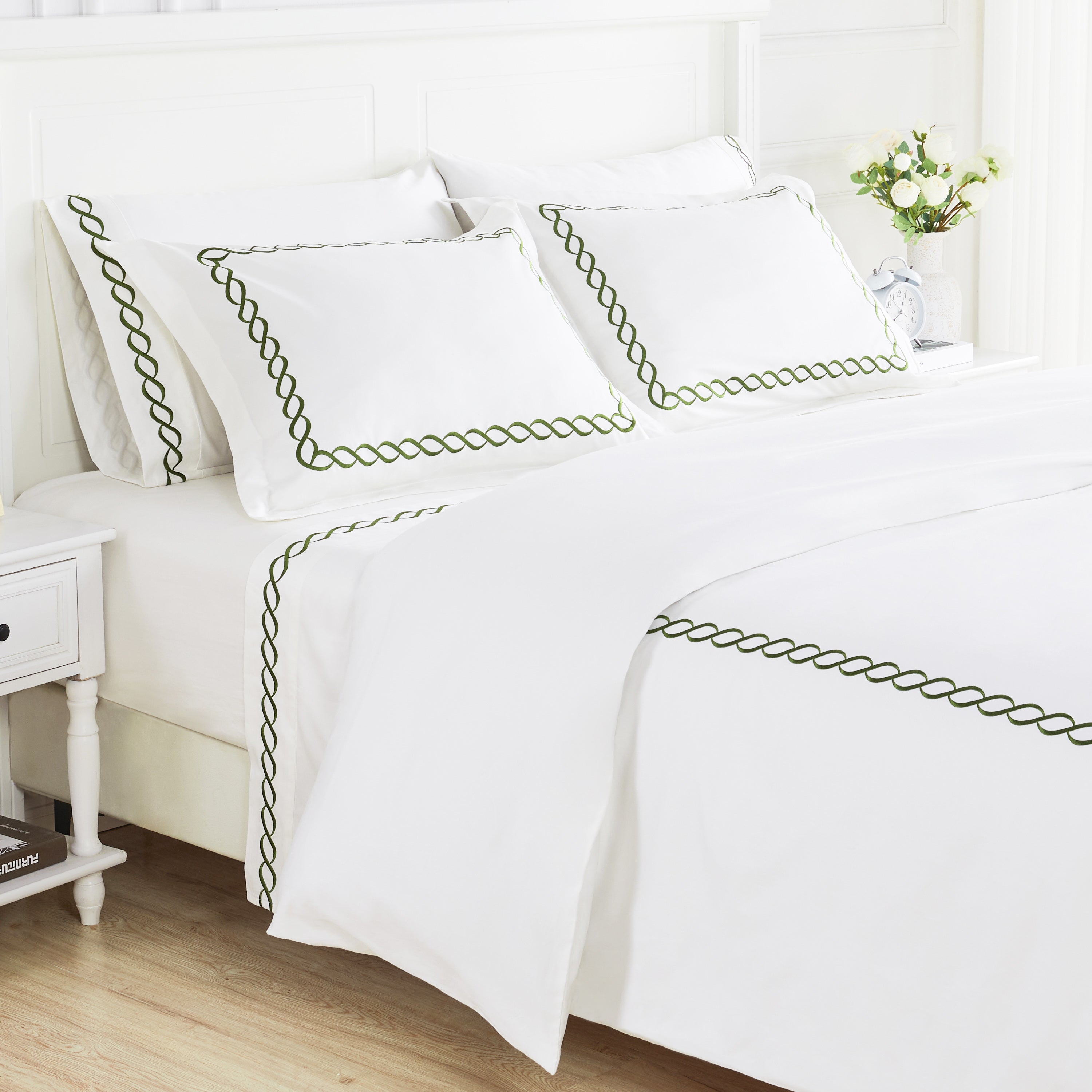 600 Thread Count Rope Embroidered Sheet Set
