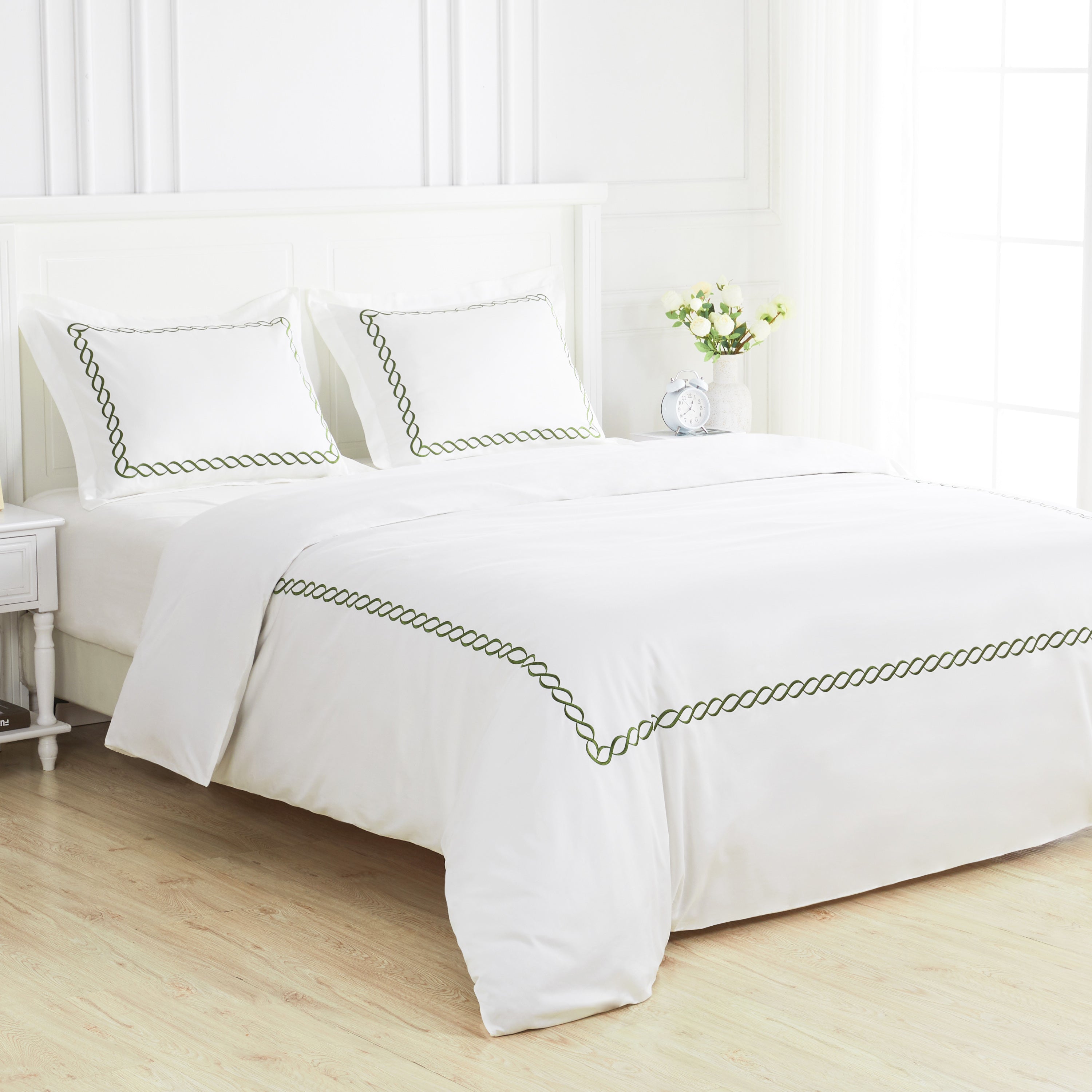 600 Thread Count Rope Embroidered Duvet Set