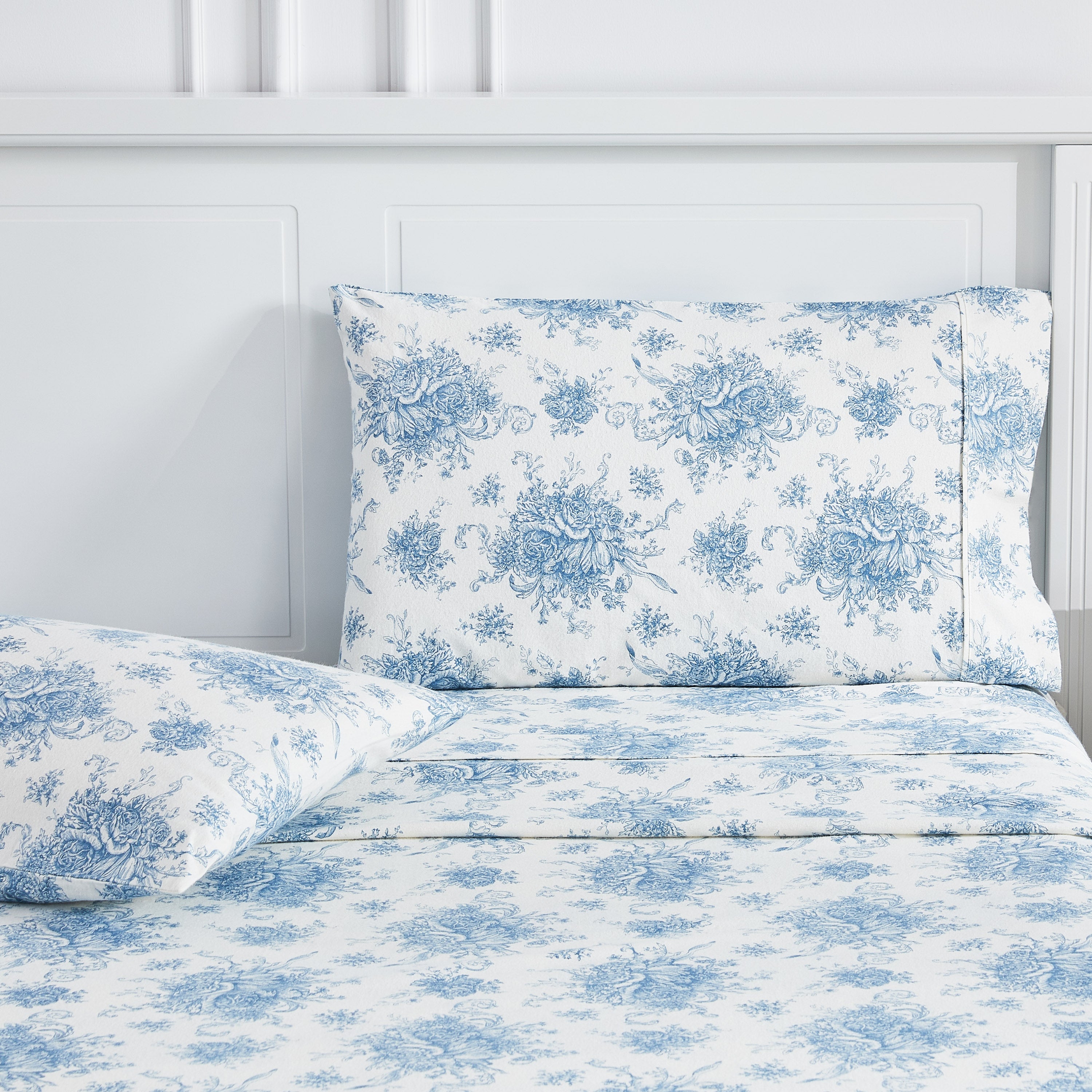 Petit Toile Flannel Sheet Sets