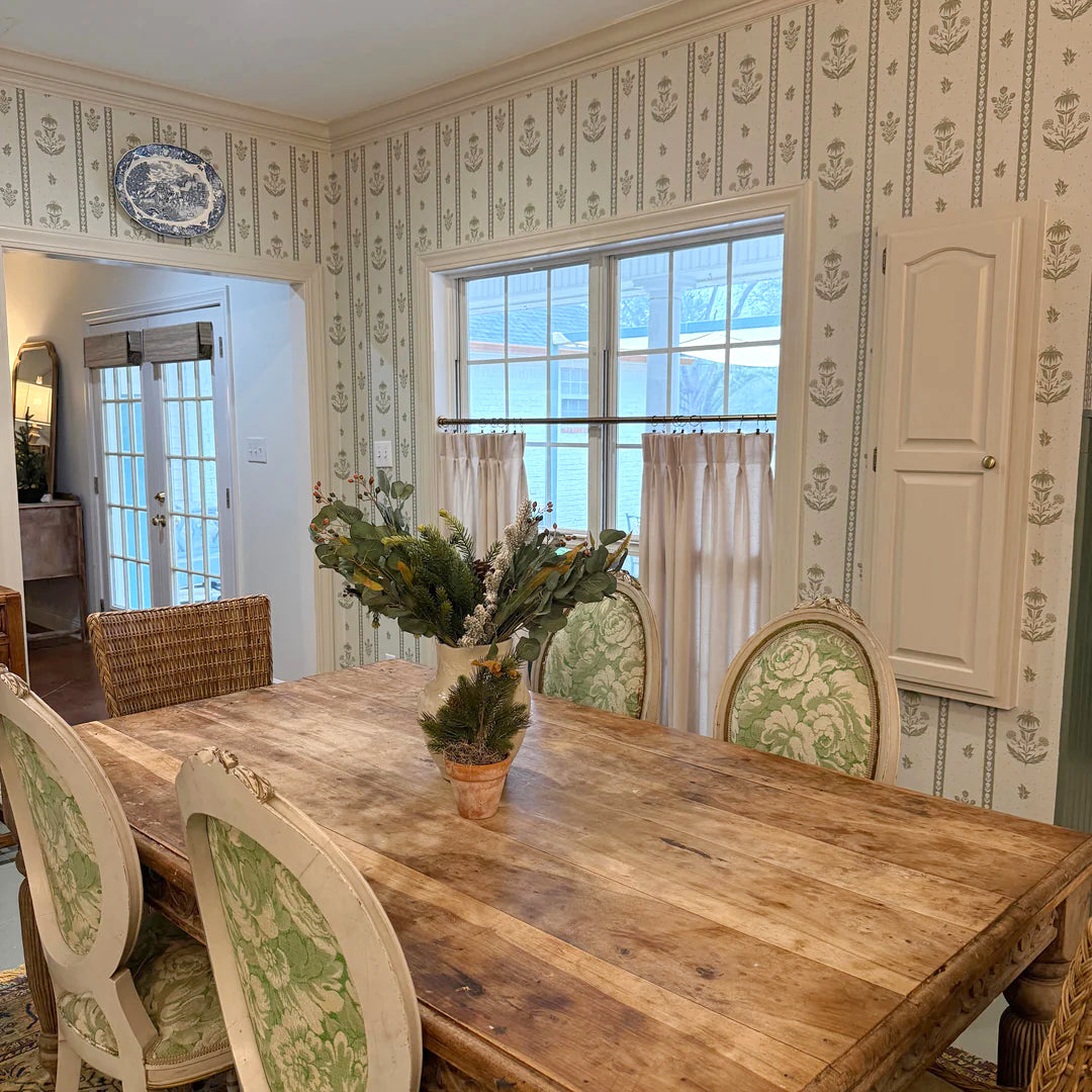 Cordelia Wallpaper by Danelys Sidron