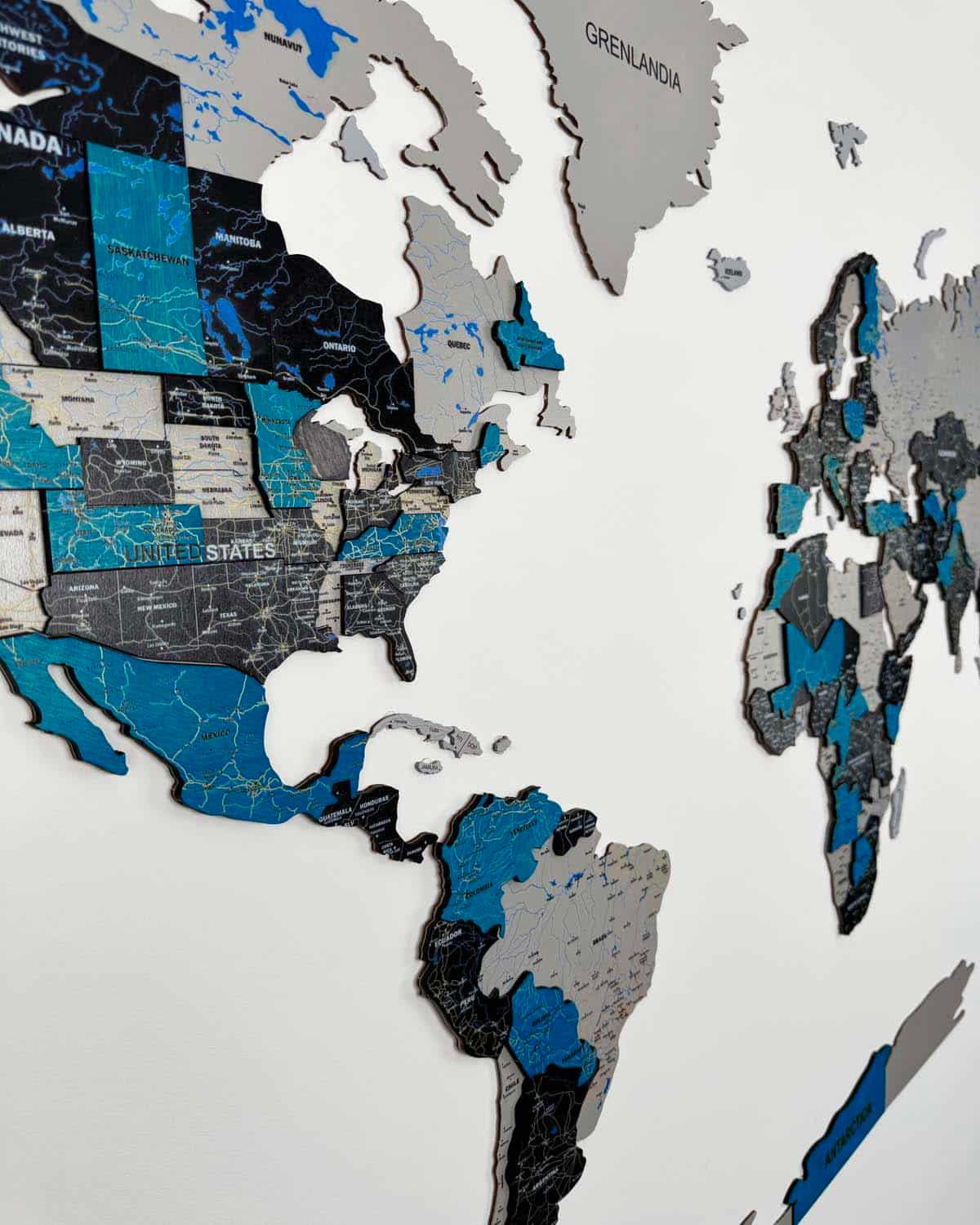 Premium 3d world map made of wood | MIDNIGHT Birdywing® - PRHOMZ