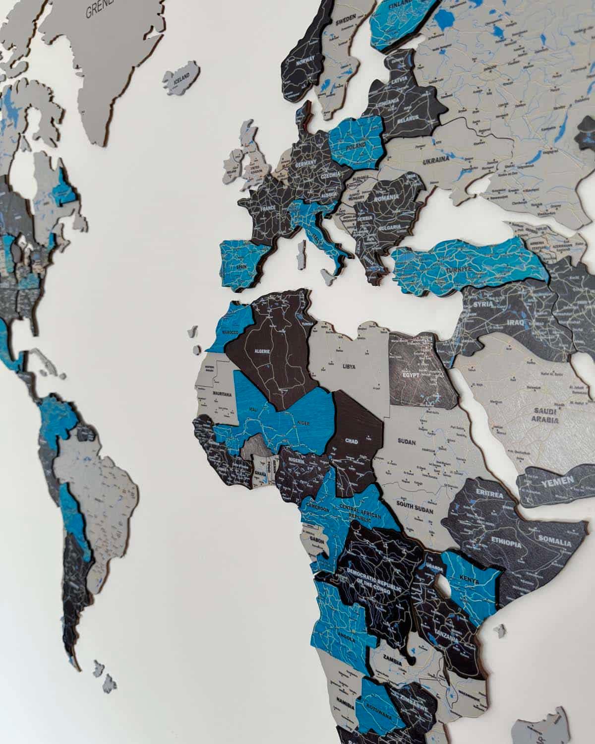 Premium 3d world map made of wood | MIDNIGHT Birdywing® - PRHOMZ