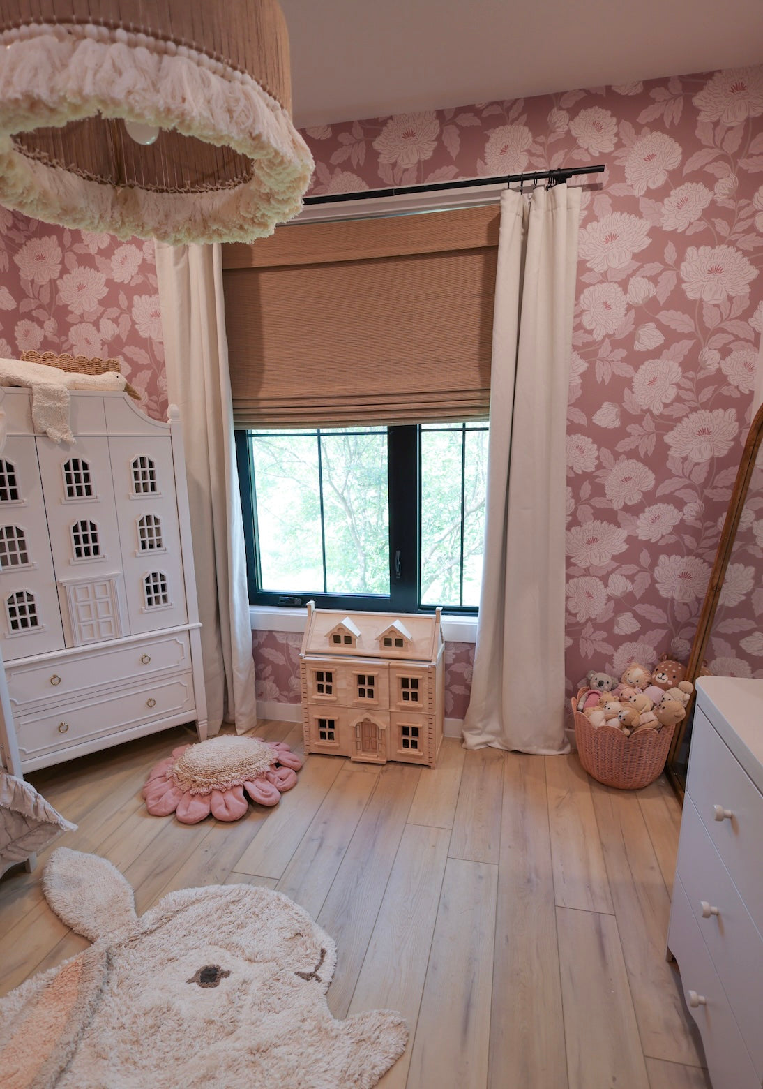 Riley Wallpaper by Gabriela Dachin