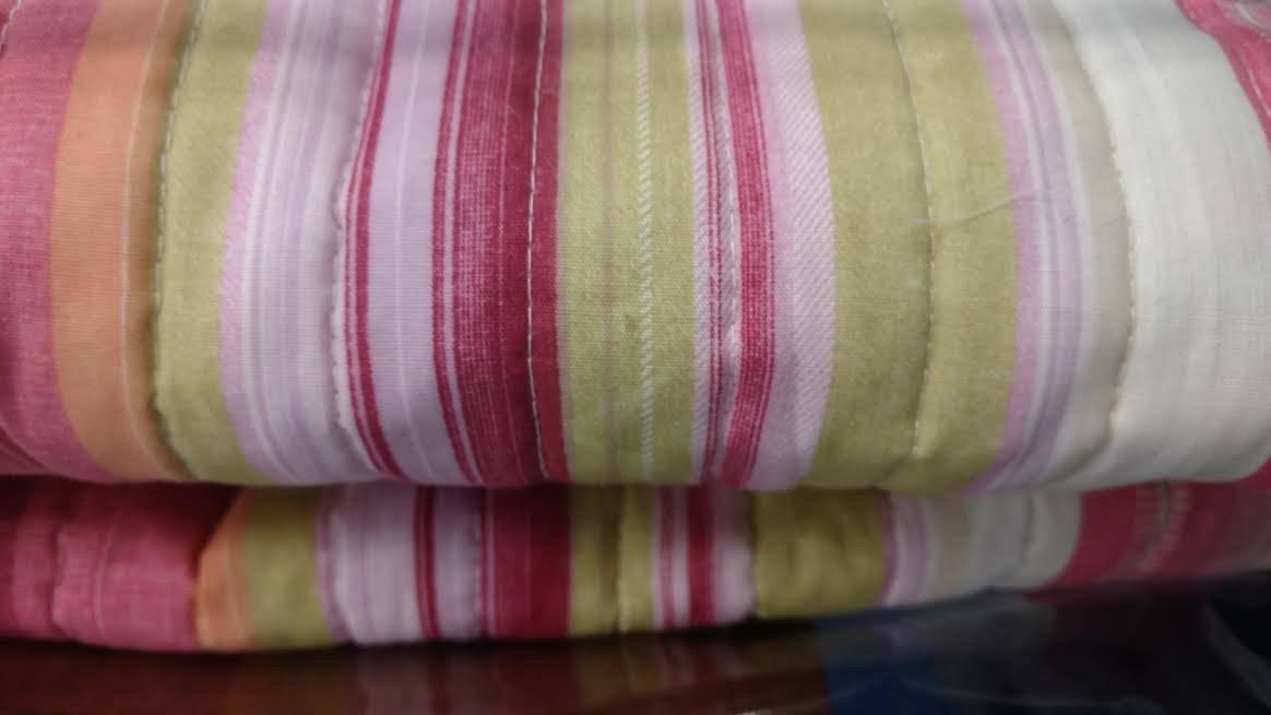 Lovely Stunning Stripes Red & Pink Reversible Quilted Coverlet Bedspread Set