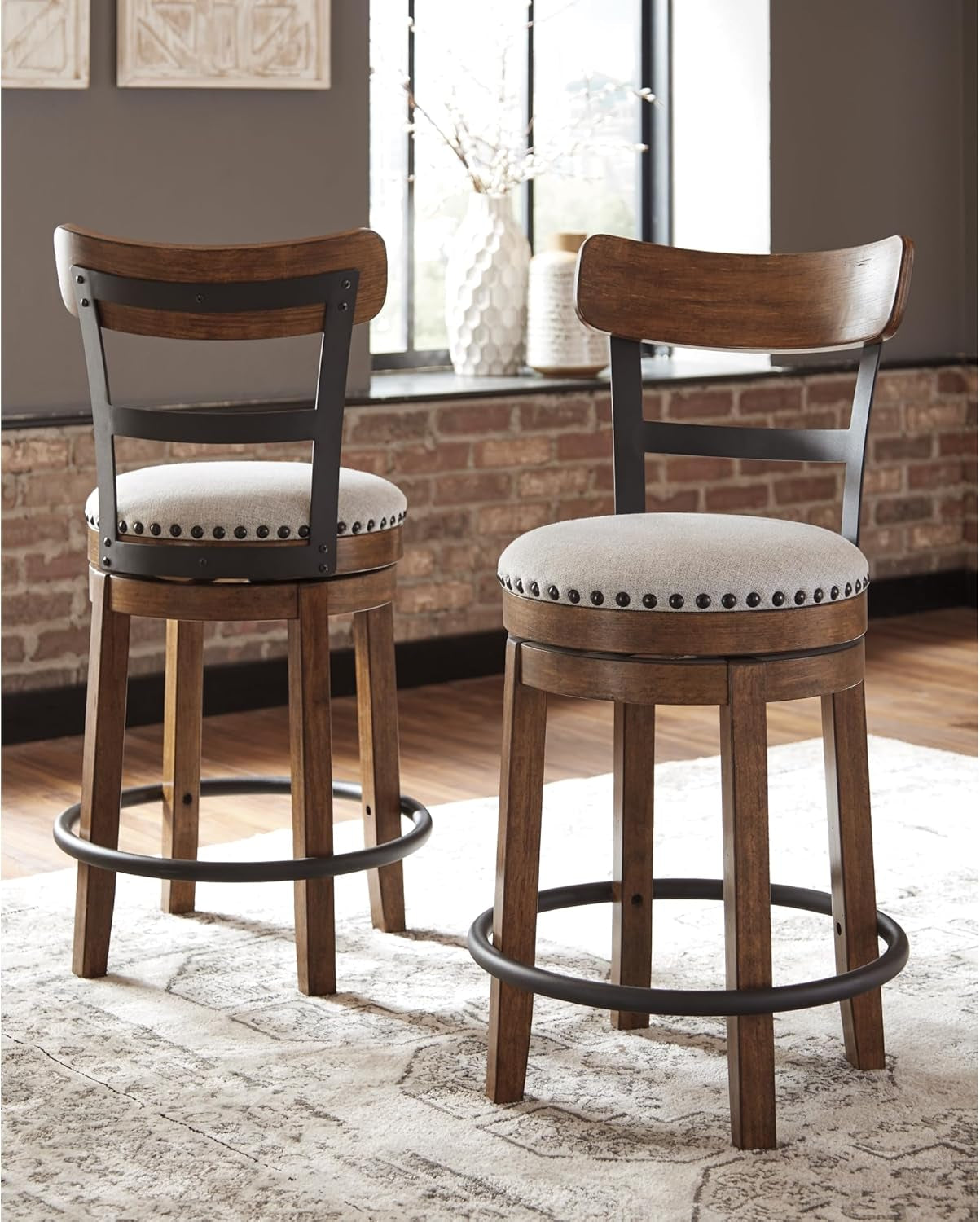 Rustic Farmhouse 24.5 Inch Counter Height Swivel Bar Stool
