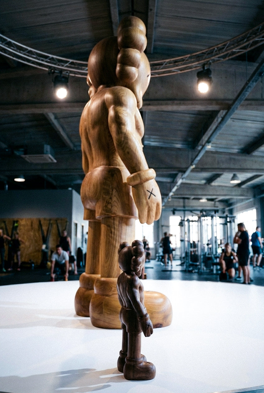 Muscular Wooden Sculpture – Gym & Fitness Art Decor