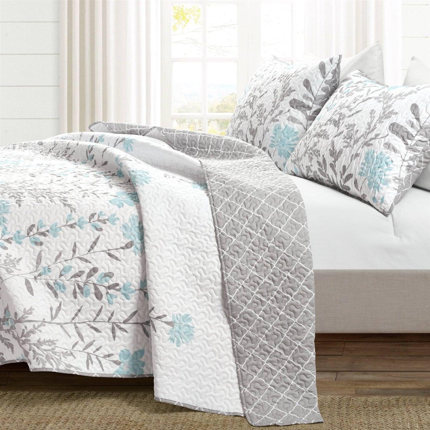 King Size Blue Grey Floral Lightweight Thin Polyester Fabric 3-Piece Quilt Set - PRHOMZ