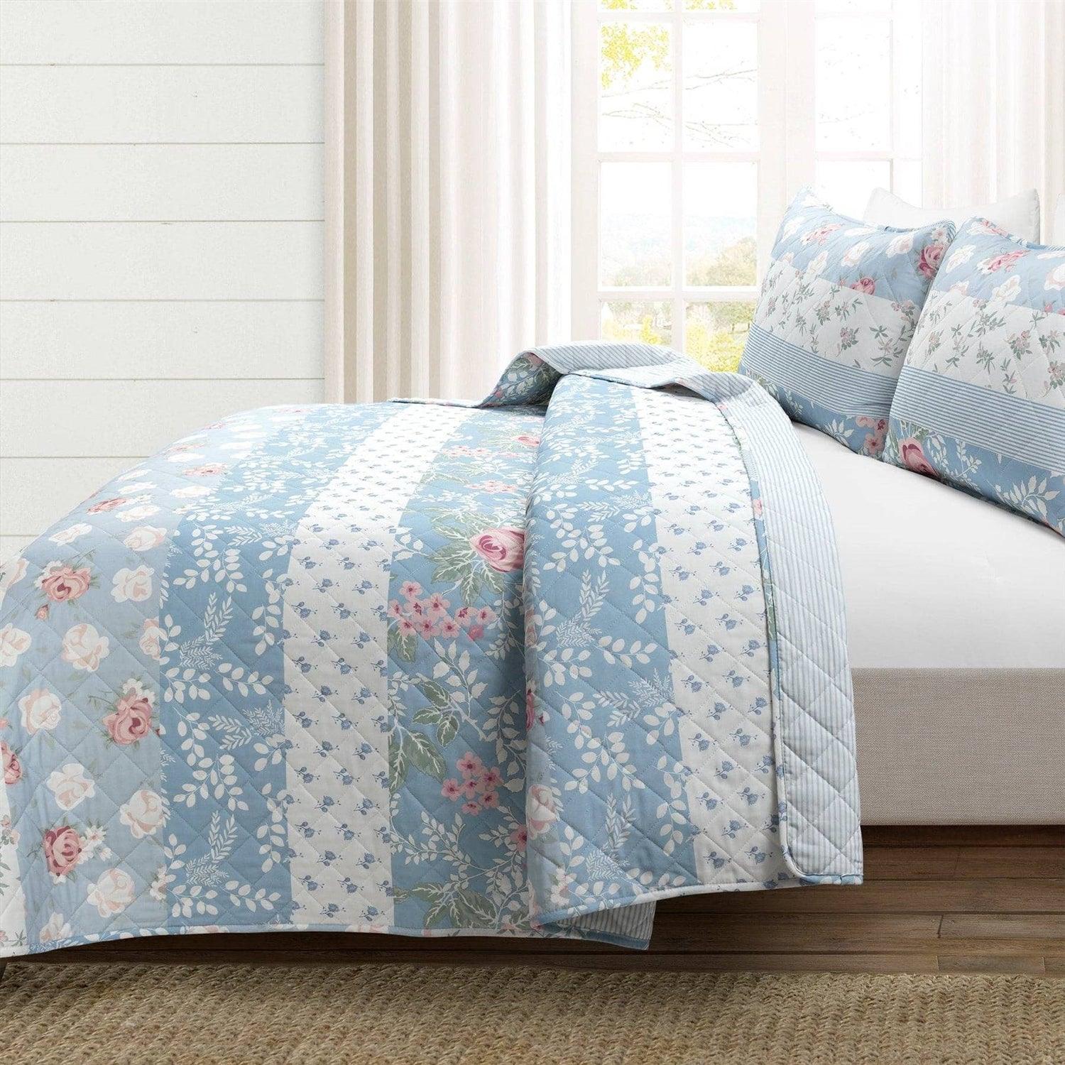 Full/Queen Blue Pink White Beige Floral Cottage Lightweight 3-Piece Quilt Set - PRHOMZ