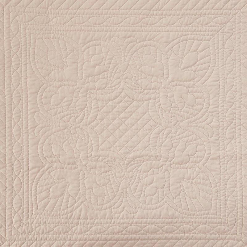 King Size 3 Piece Reversible Scalloped Edges Microfiber Quilt Set in Blush - PRHOMZ
