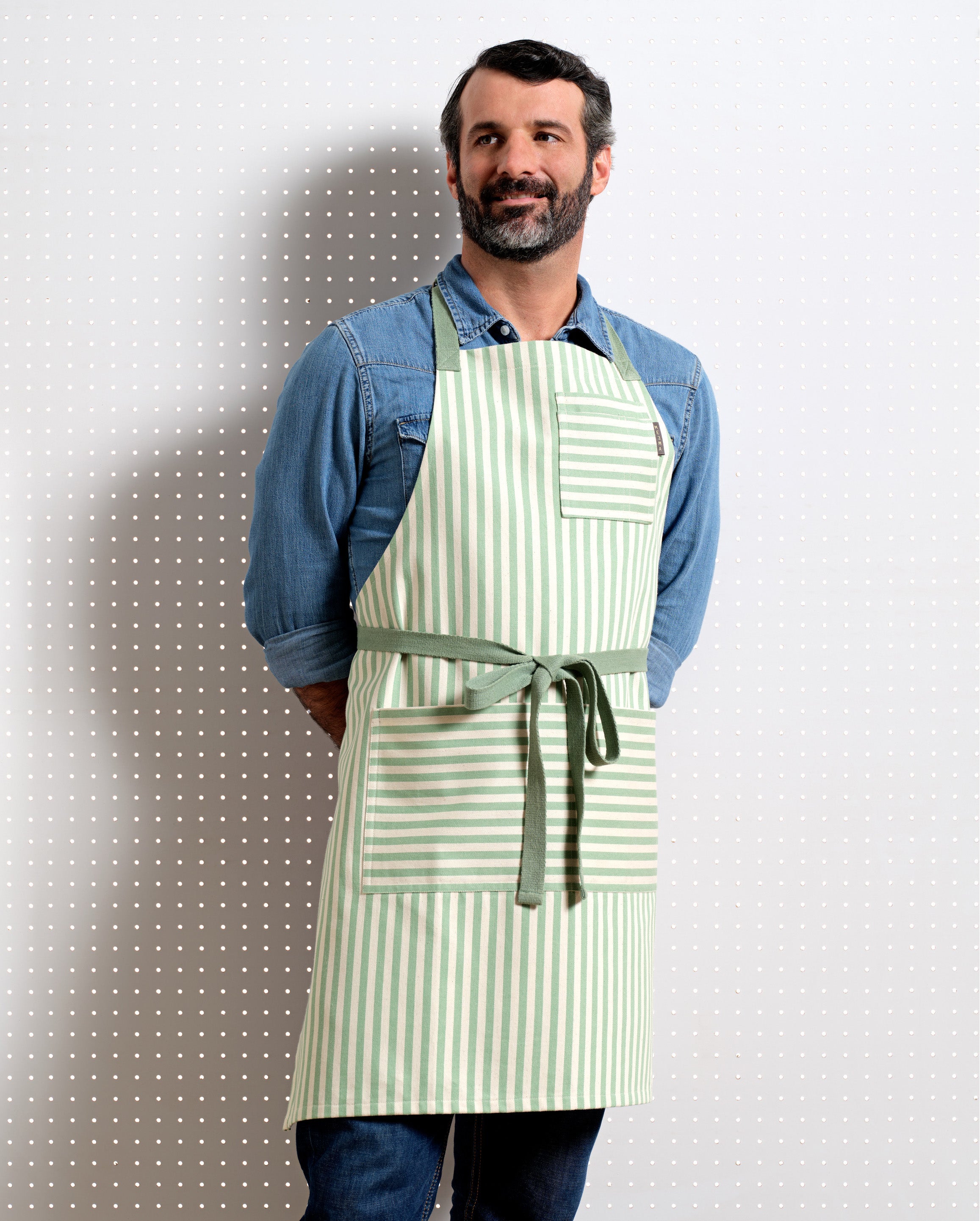 Bib Apron with Pockets-8