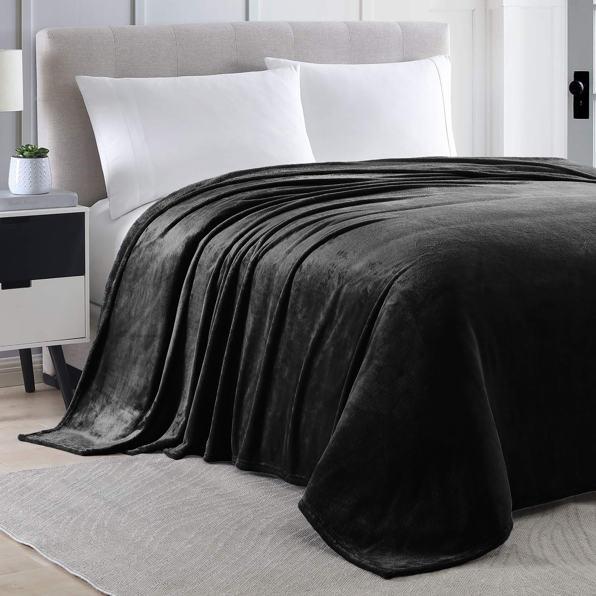 Full Size Black Extra Soft Cozy Microfiber Solid Color Throw Picnic Sofa Bed Blanket