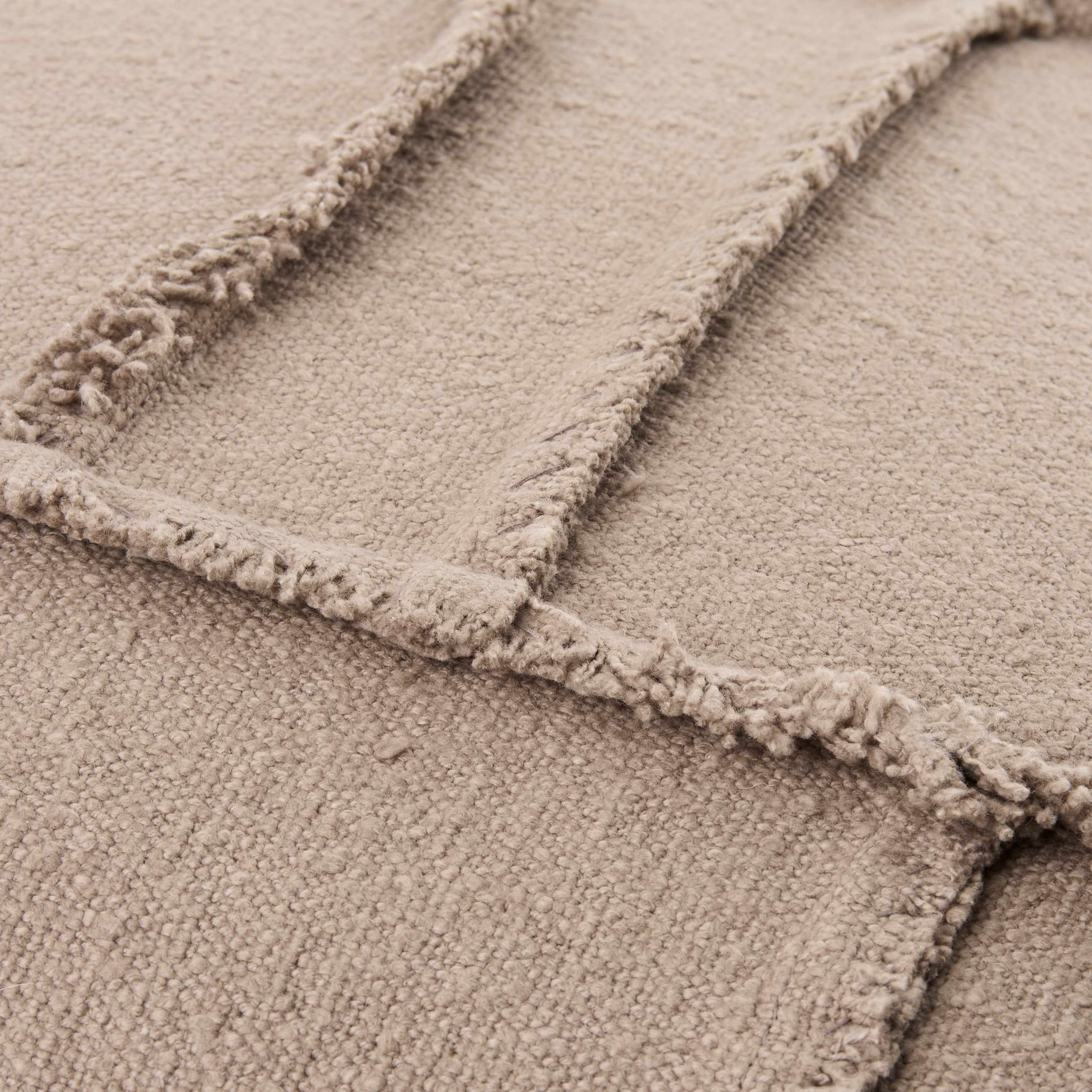 Chesmu Throw Pillow-1