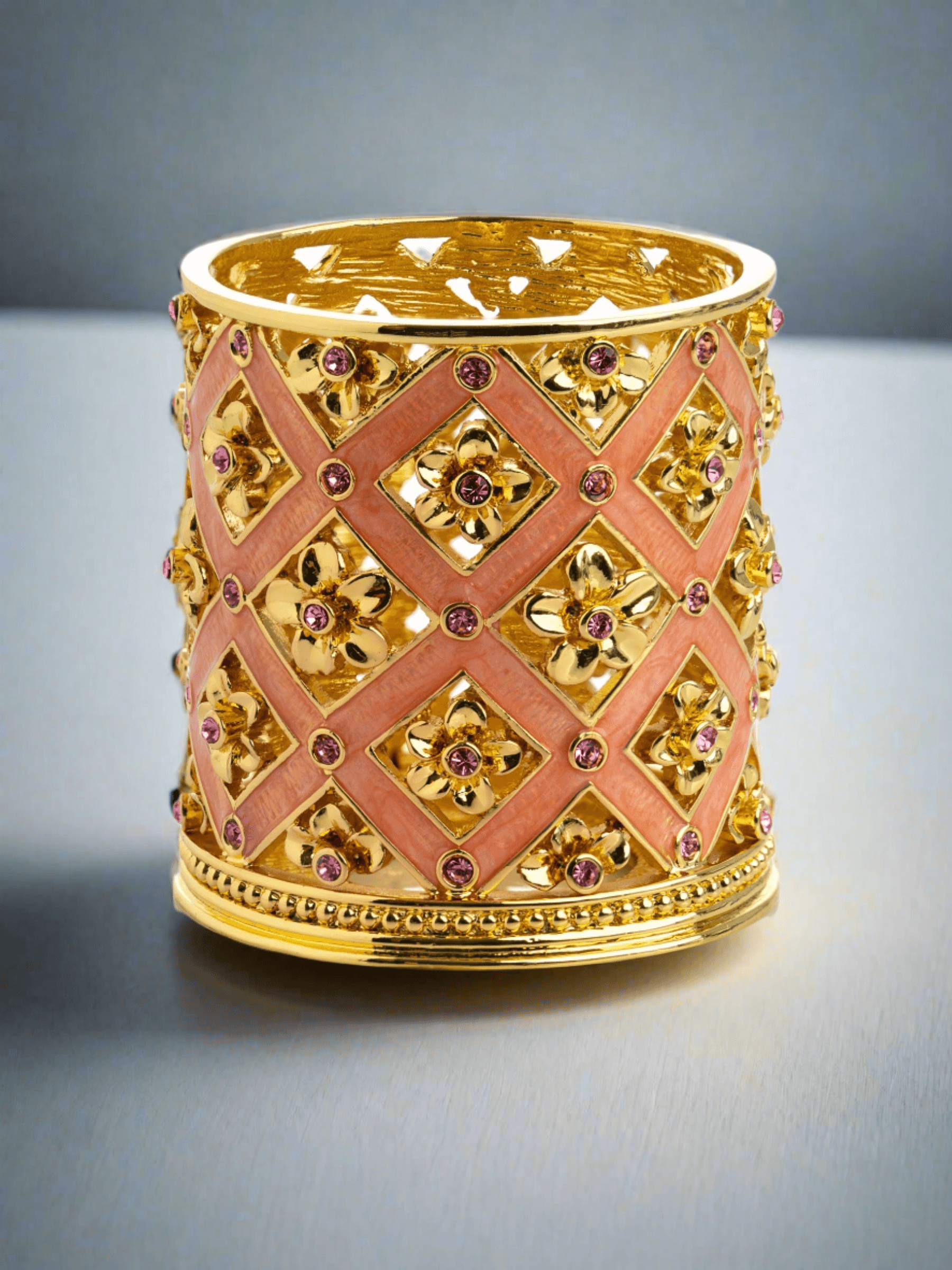 Pink Decorated Candle Holder – Elegant & Charming Decor - PRHOMZ