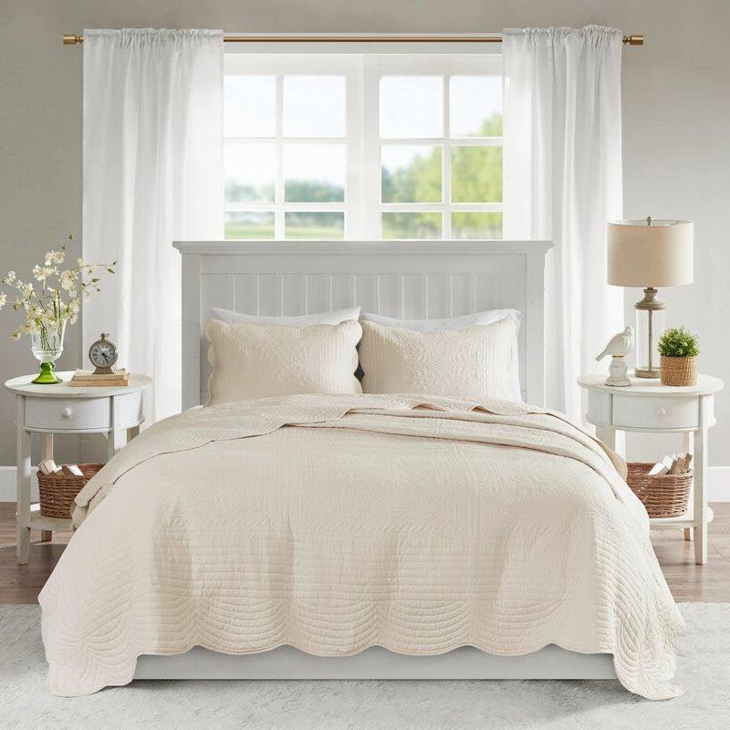 King Size 3 Piece Reversible Scalloped Edges Microfiber Quilt Set in Cream - PRHOMZ