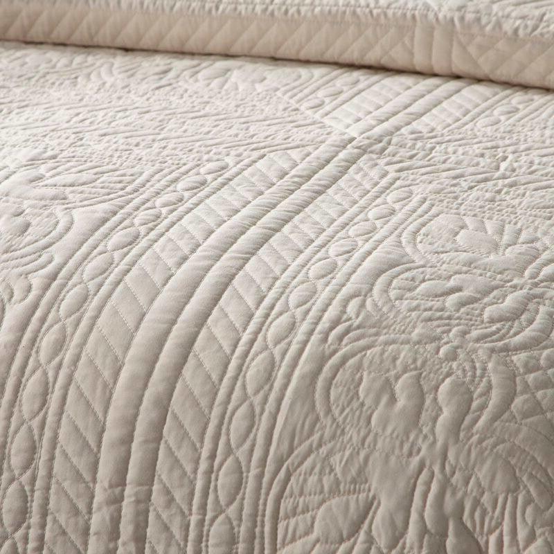 Full/Queen size 3-Piece Reversible Scalloped Edges Microfiber Quilt Set in Cream - PRHOMZ