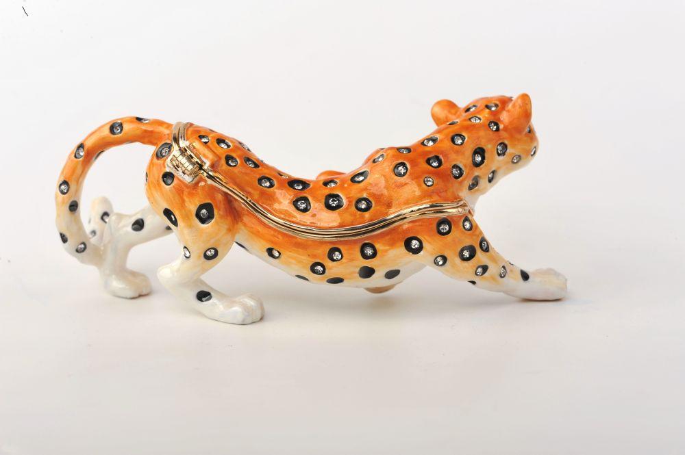 Cheetah on the Hunt-2