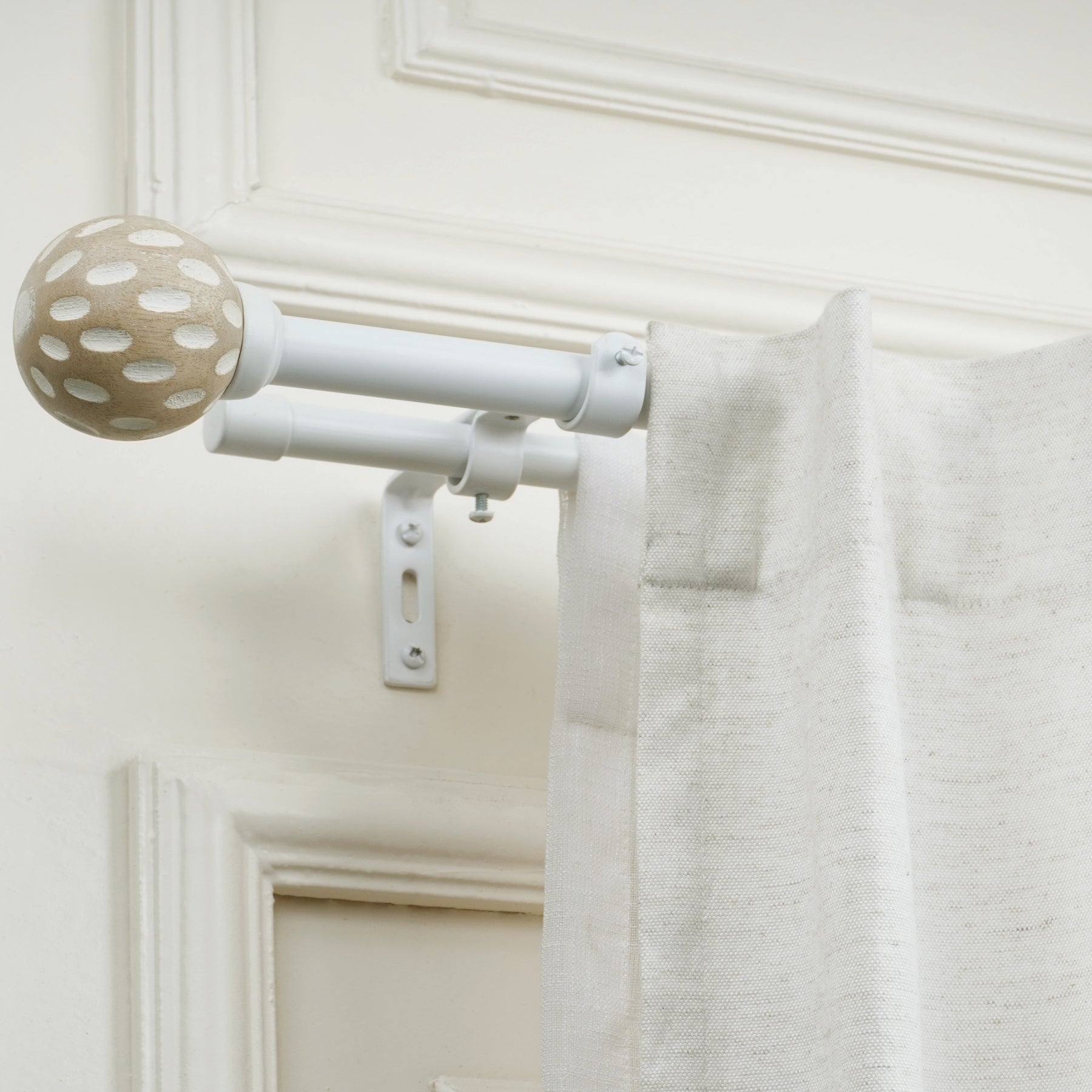 White Double Curtain Pole Set with Fluted Ball Finials - Extendable, Telescopic, Rustproof - 71-122cm, 122-224cm, 213-366cm-1