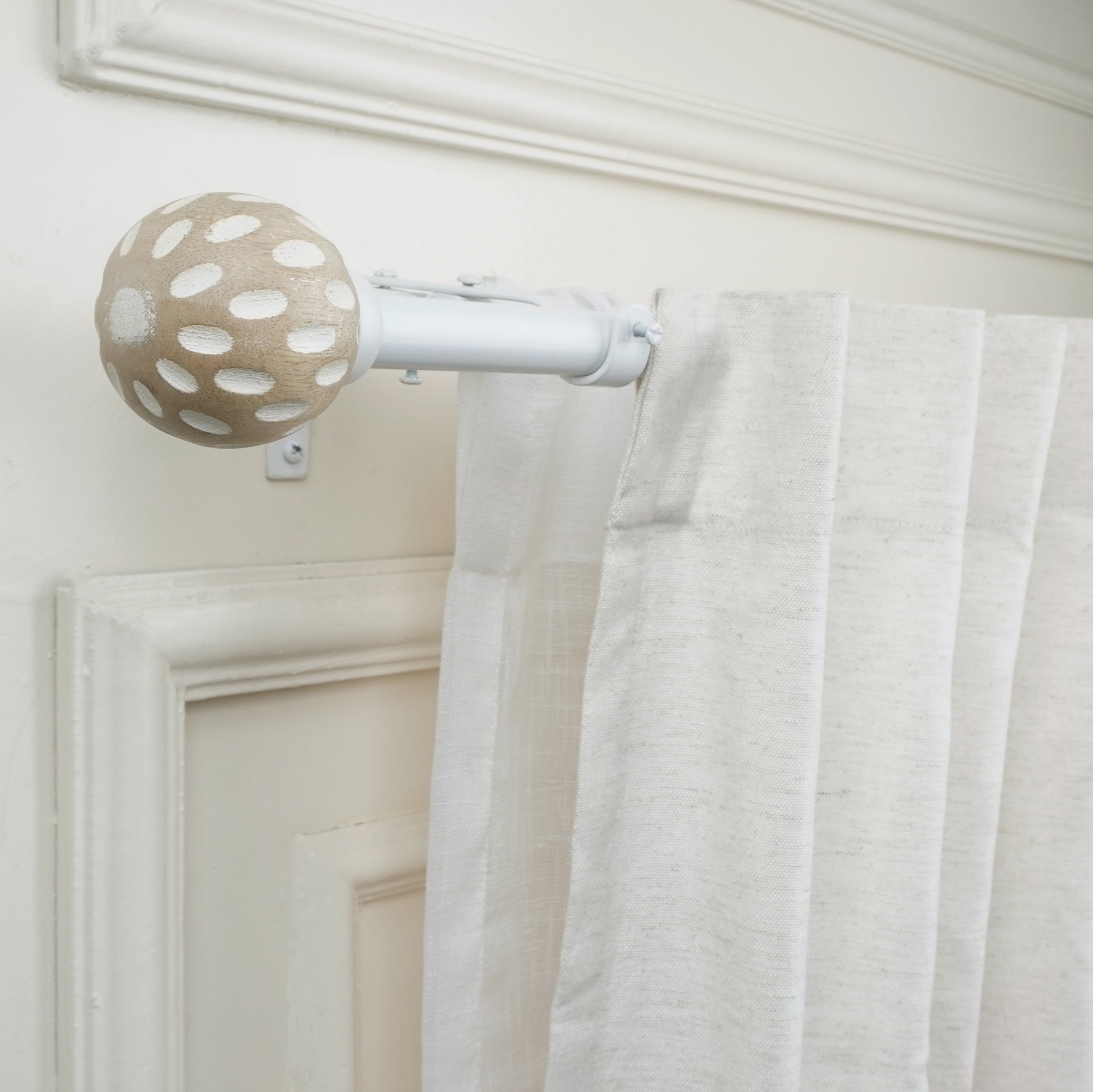 White Double Curtain Pole Set with Fluted Ball Finials - Extendable, Telescopic, Rustproof - 71-122cm, 122-224cm, 213-366cm-2
