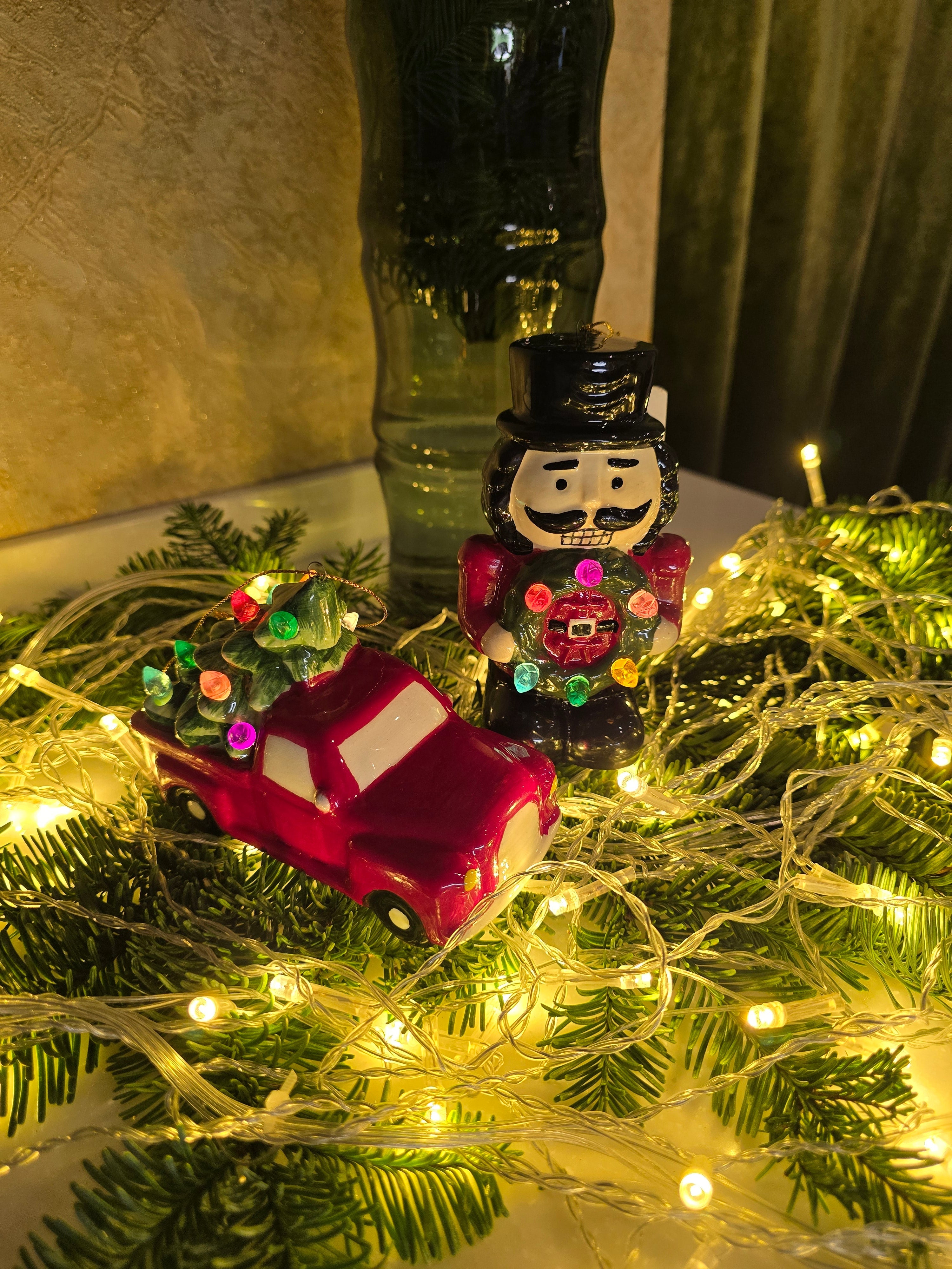 Christmas Ceramic Ornament - Christmas Tree Delivery Truck by Wizardi F07N7-12-4