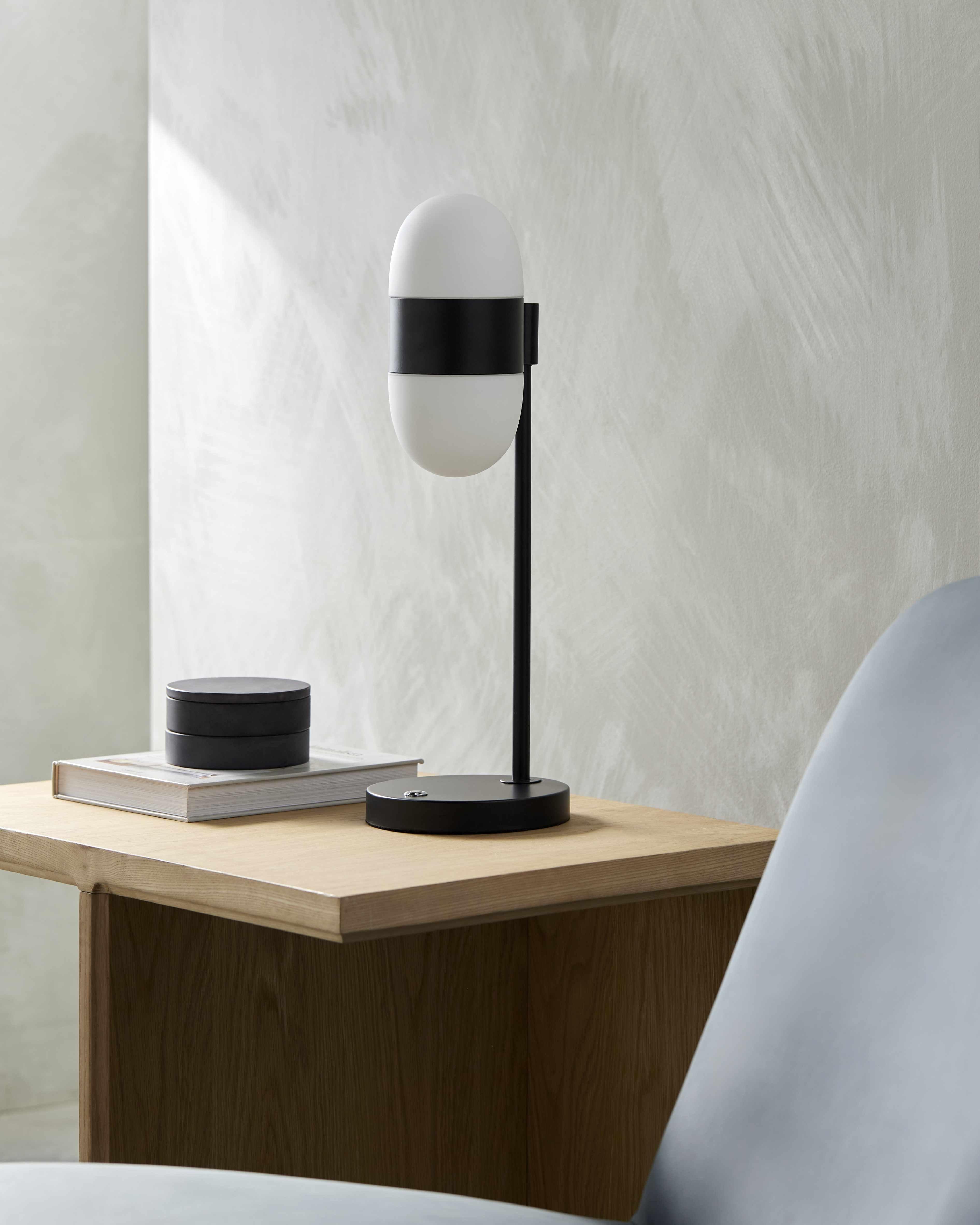 Ortezzano Brass Minimal Table Lamp - PRHOMZ