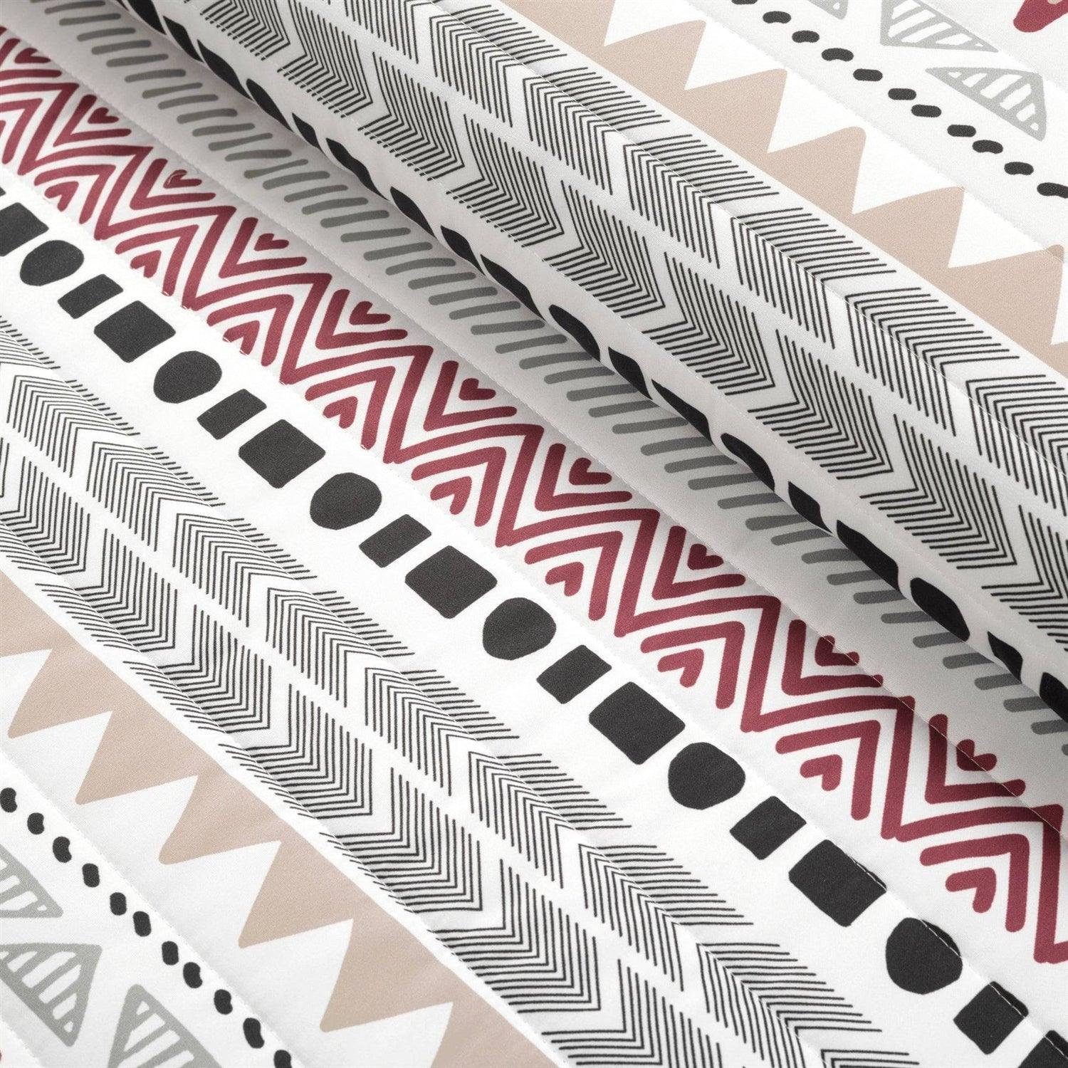 Full/Queen Lightweight Rustic Red Chevron Stripe Reversible 3 Piece Quilt Set - PRHOMZ