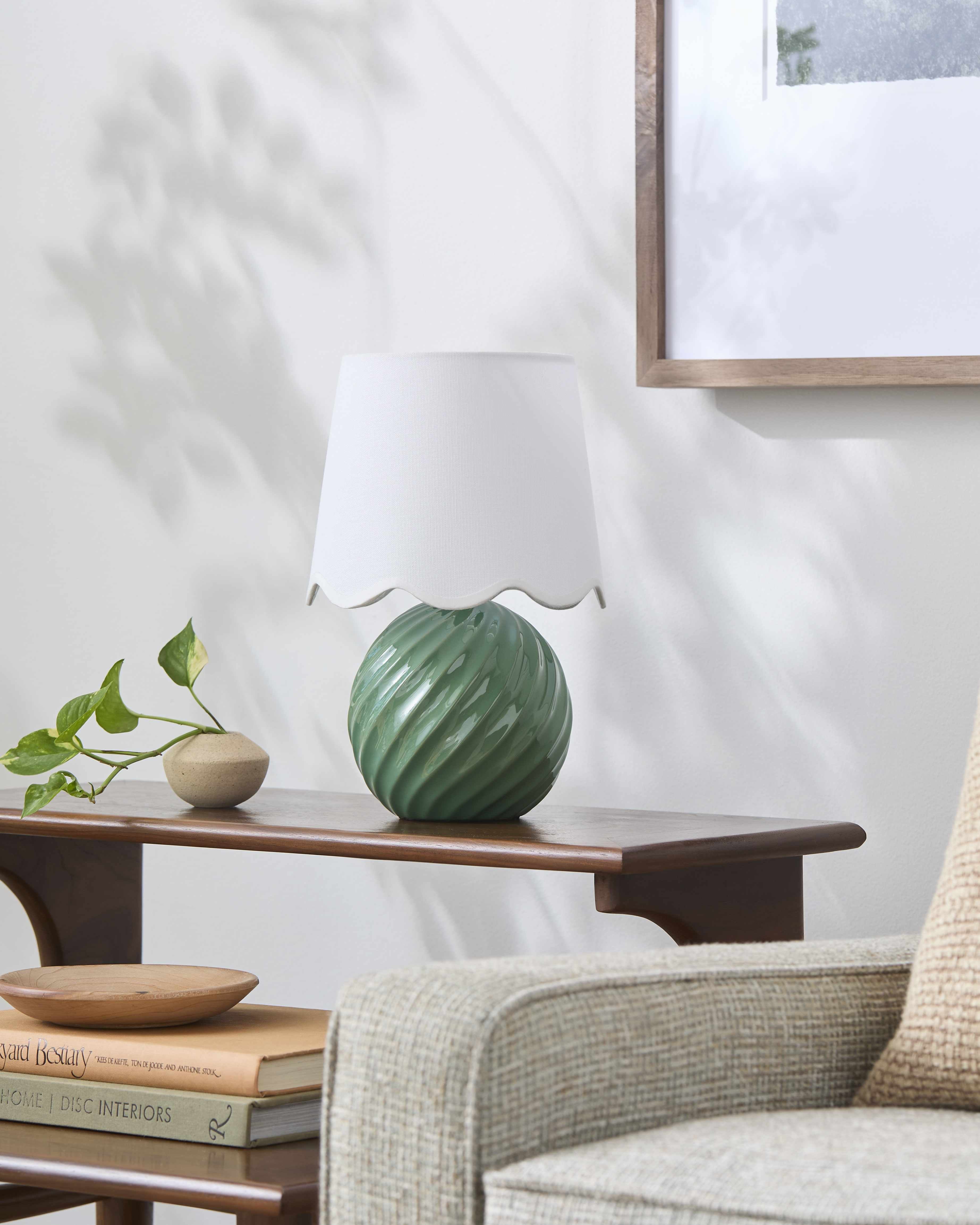 Gestalgar Translucent Table Lamp-2