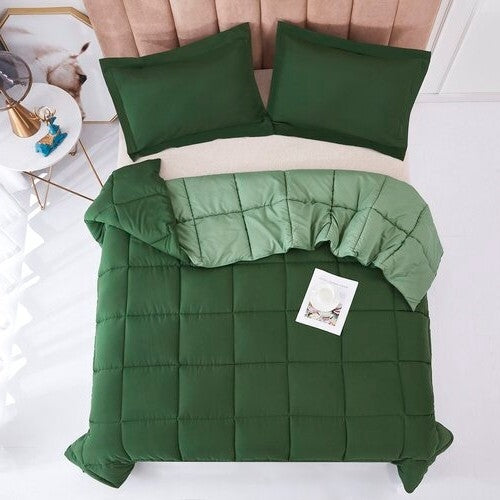 King/Cal King Traditional Microfiber Reversible 3 Piece Comforter Set in Green-0