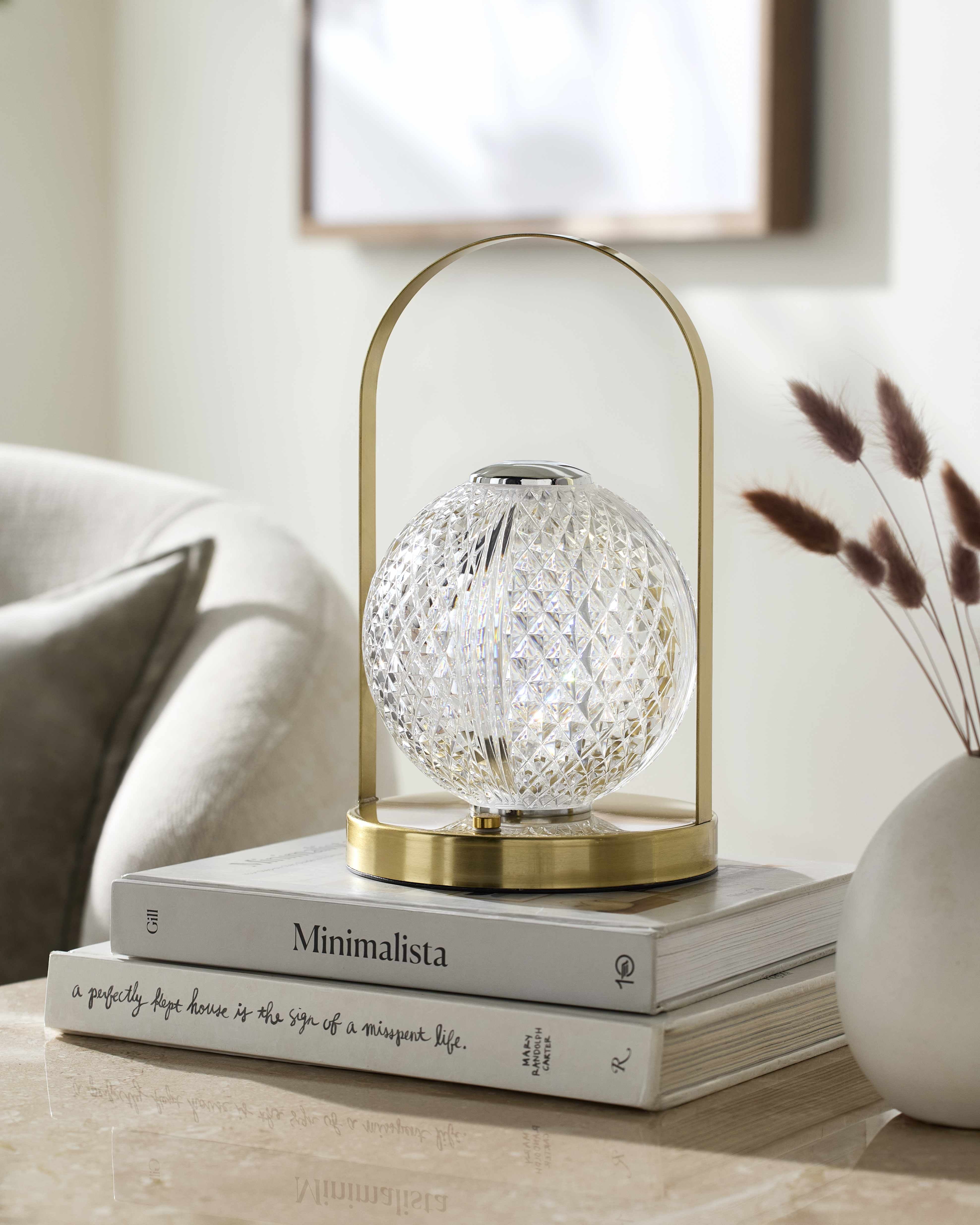 Abaetetuba Metallic - Brass Table Lamp-1
