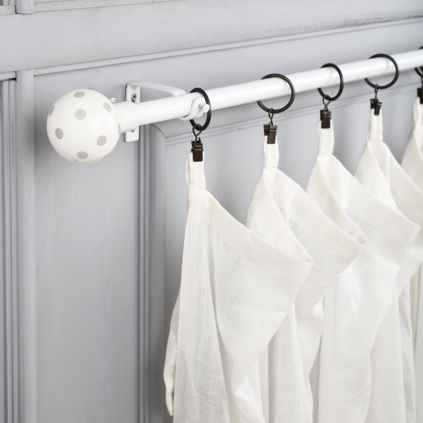 White Extendable Curtain Pole | 19mm | Polka Dot Finials | 61-366cm-0