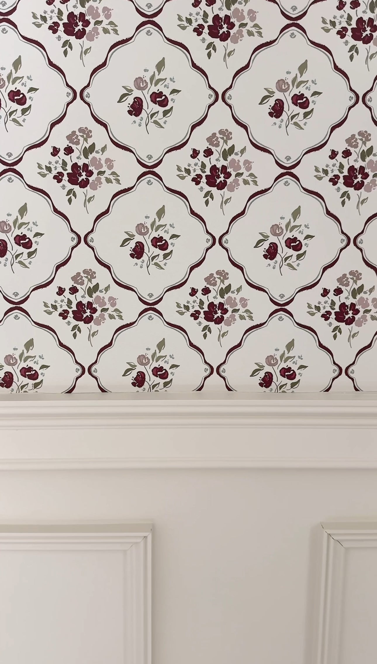 Nina Wallpaper by Ali Anni