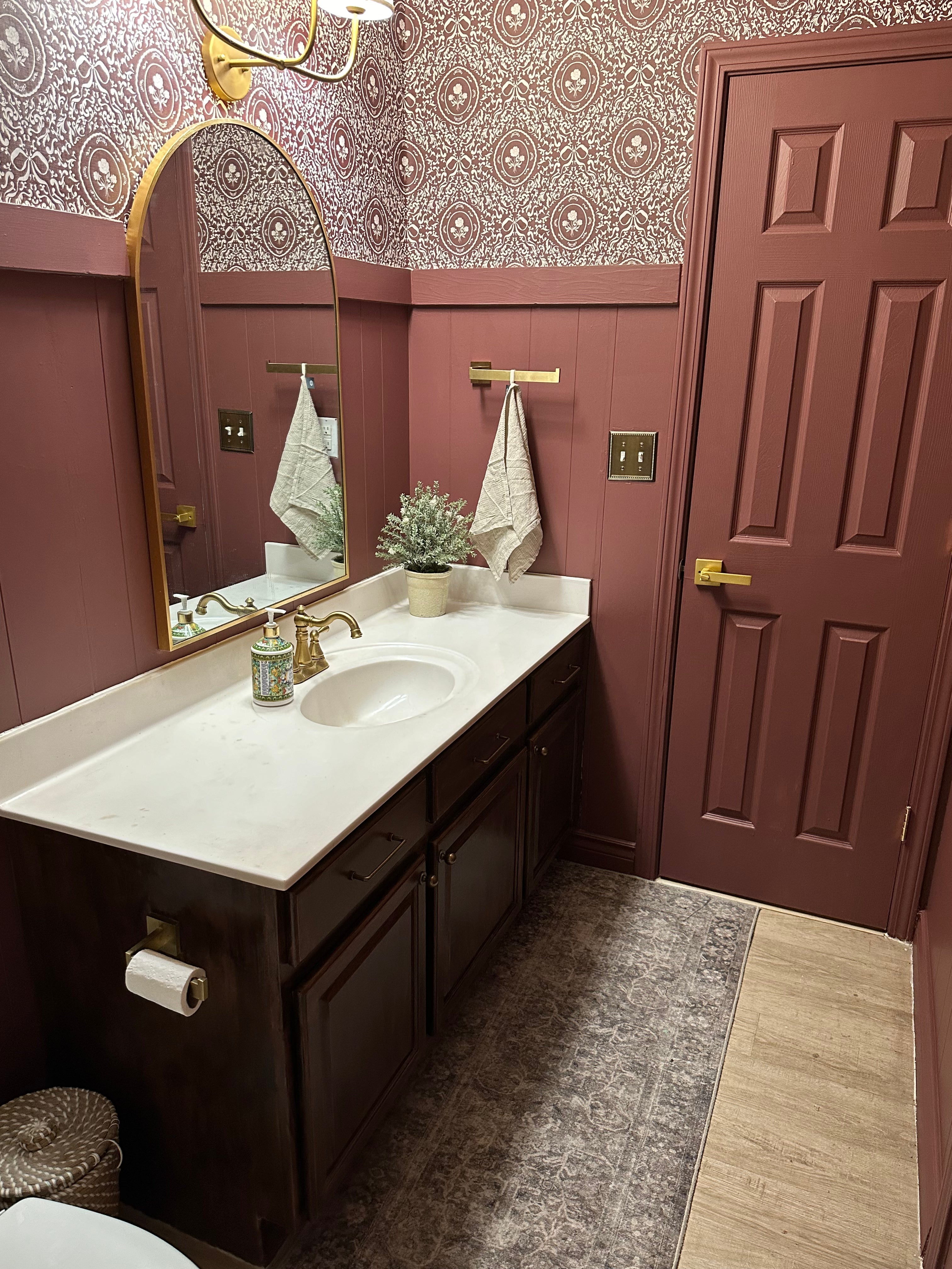 Louise Wallpaper by Ali Anni