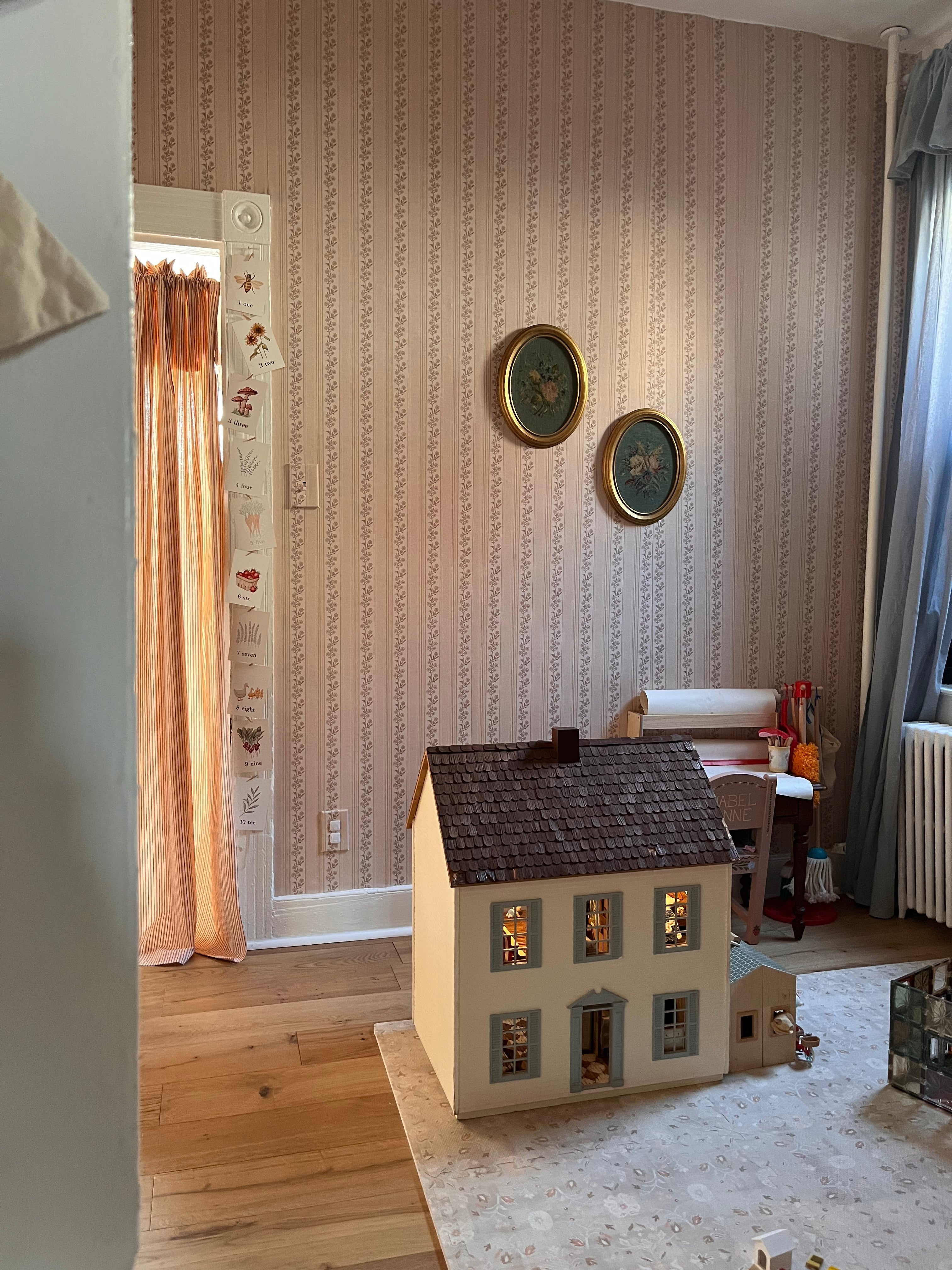 Auggie Wallpaper by Bloomery Decor