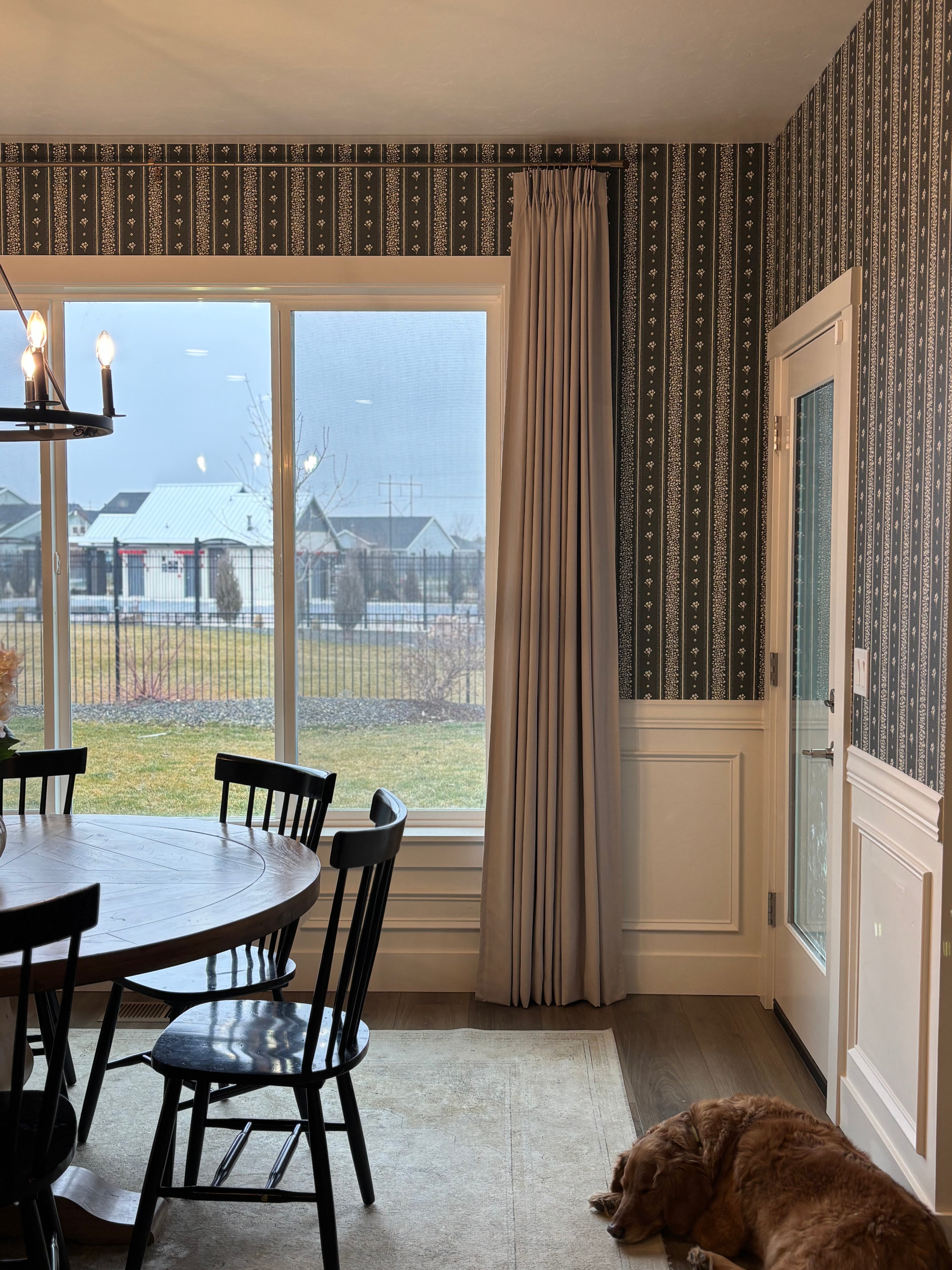 Lyla Wallpaper by Ali Anni