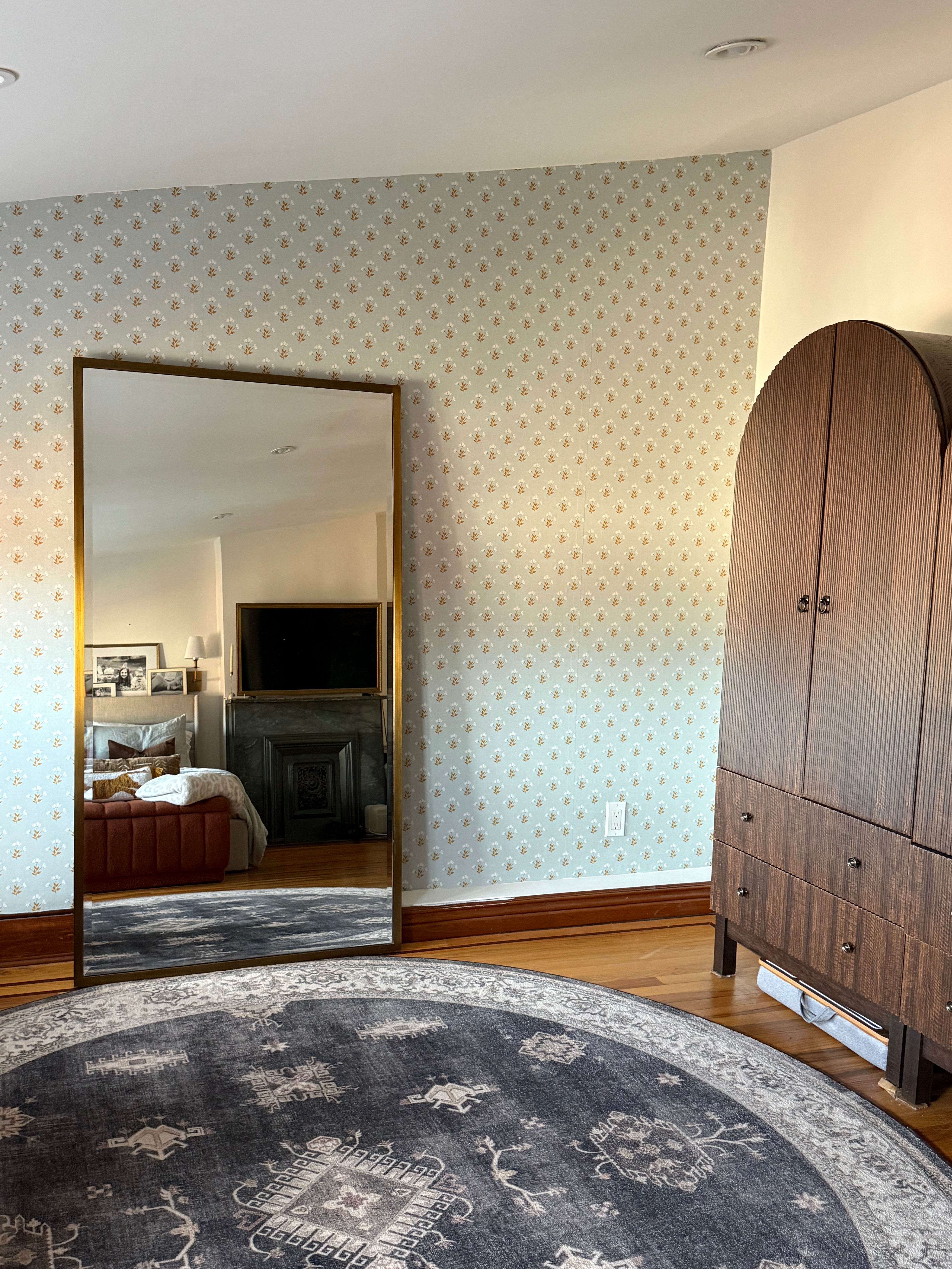 Alyce Wallpaper by Megan Cabaj