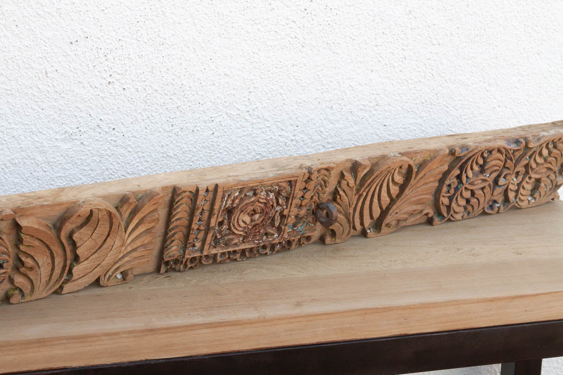 Medallion & Acanthus Leaf Indian Carved Panel