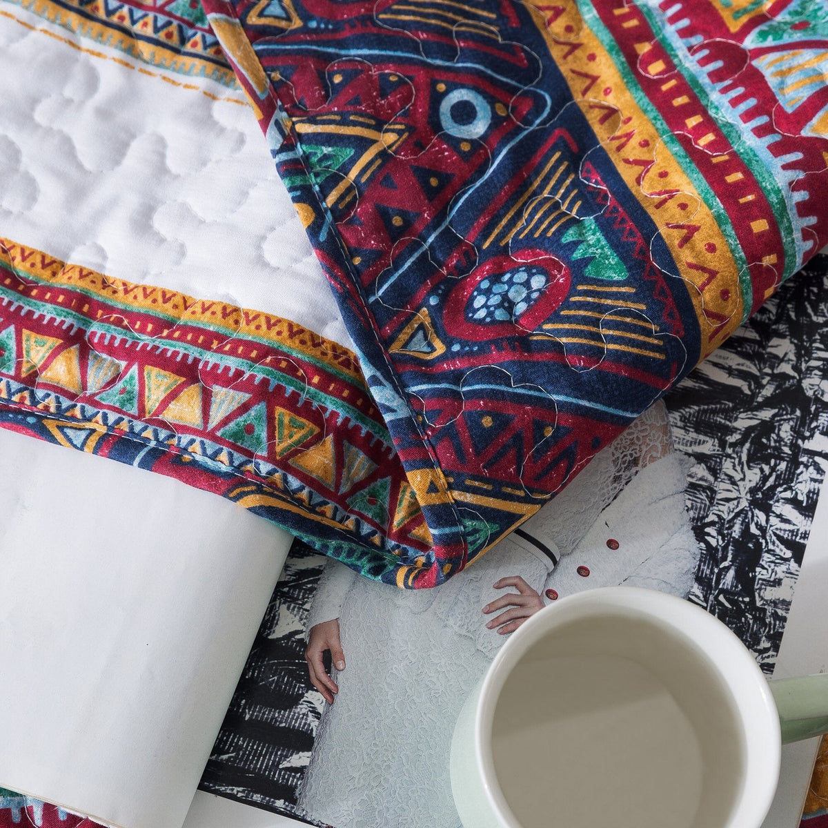 DaDa Bedding Southwestern Aztec Bohemian Desert Tribal Quilted Bedspread Set (KSX-002)