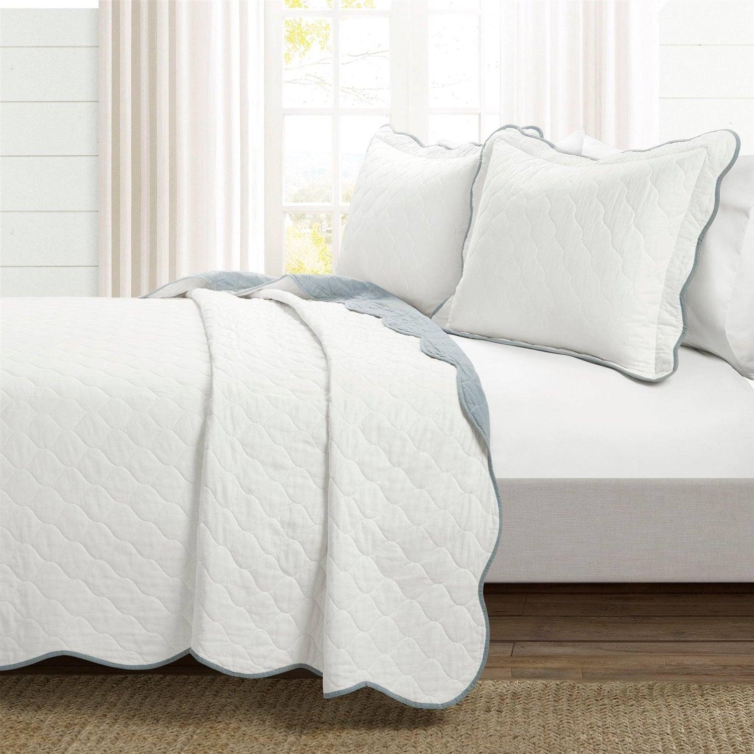 King/Cal King White Blue Scalloped Edge Reversible Thin Light Quilt Set - PRHOMZ