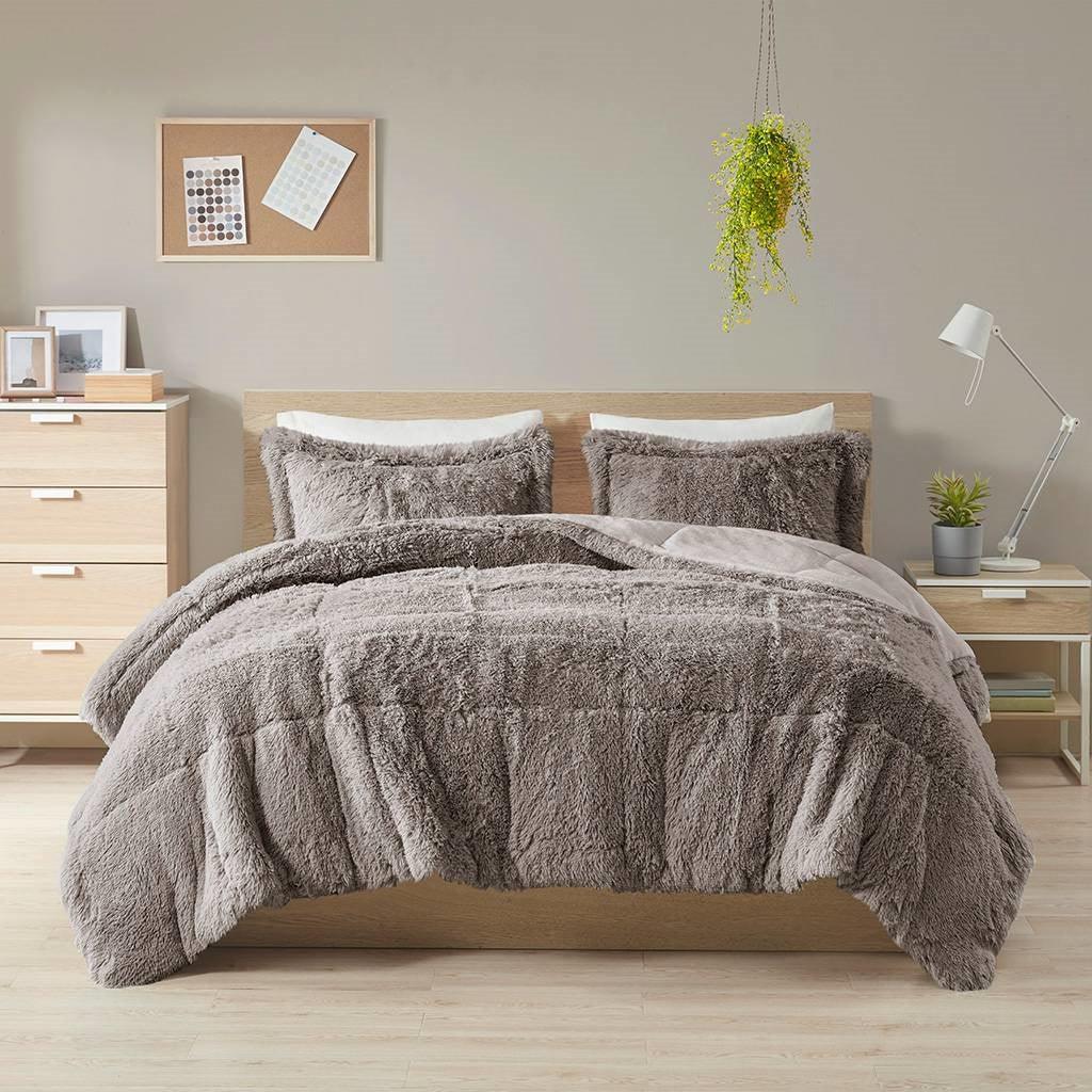 King/CAL King Grey Soft Sherpa Faux Fur 3-Piece Comforter Set with Pillow Shams - PRHOMZ