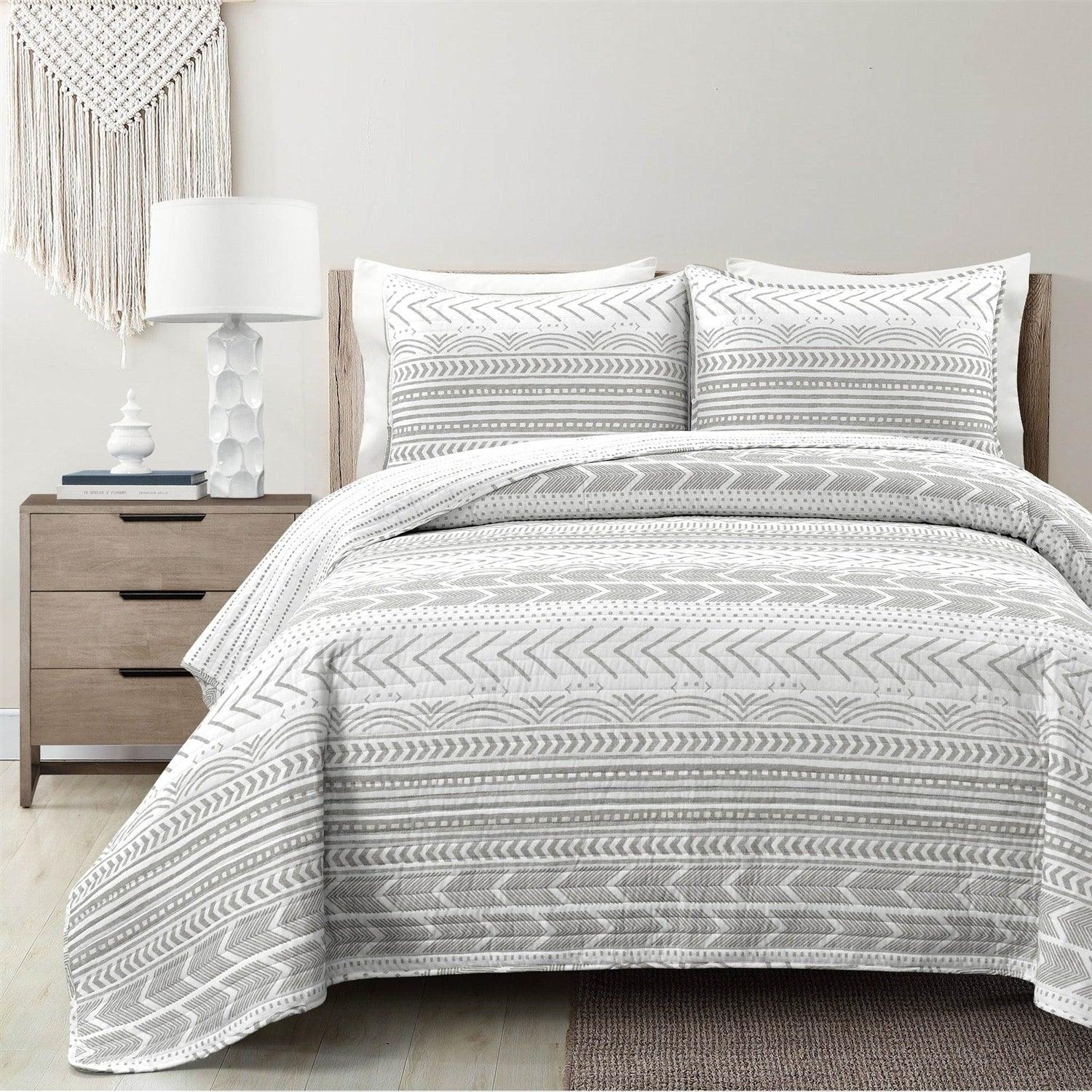 King size Scandinavian Chevron Grey White Reversible Cotton Quilt Set - PRHOMZ