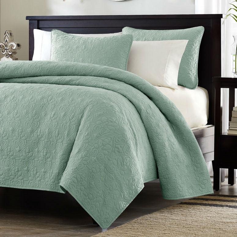 King size Seafoam Green Blue Coverlet Set with Quilted Floral Pattern - PRHOMZ
