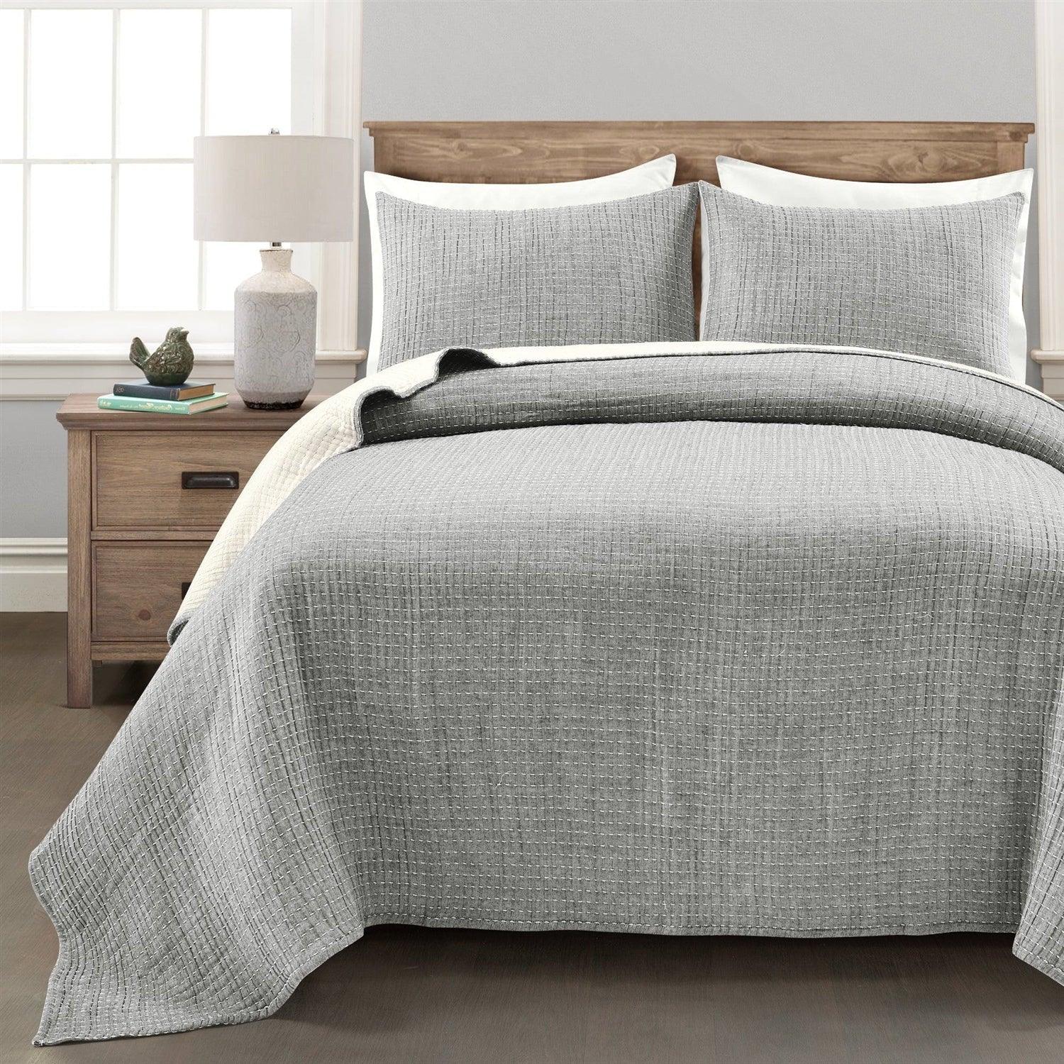 Full/Queen Size 3-Piece Reversible Cotton Yarn Woven Quilt Set in Grey Cream - PRHOMZ