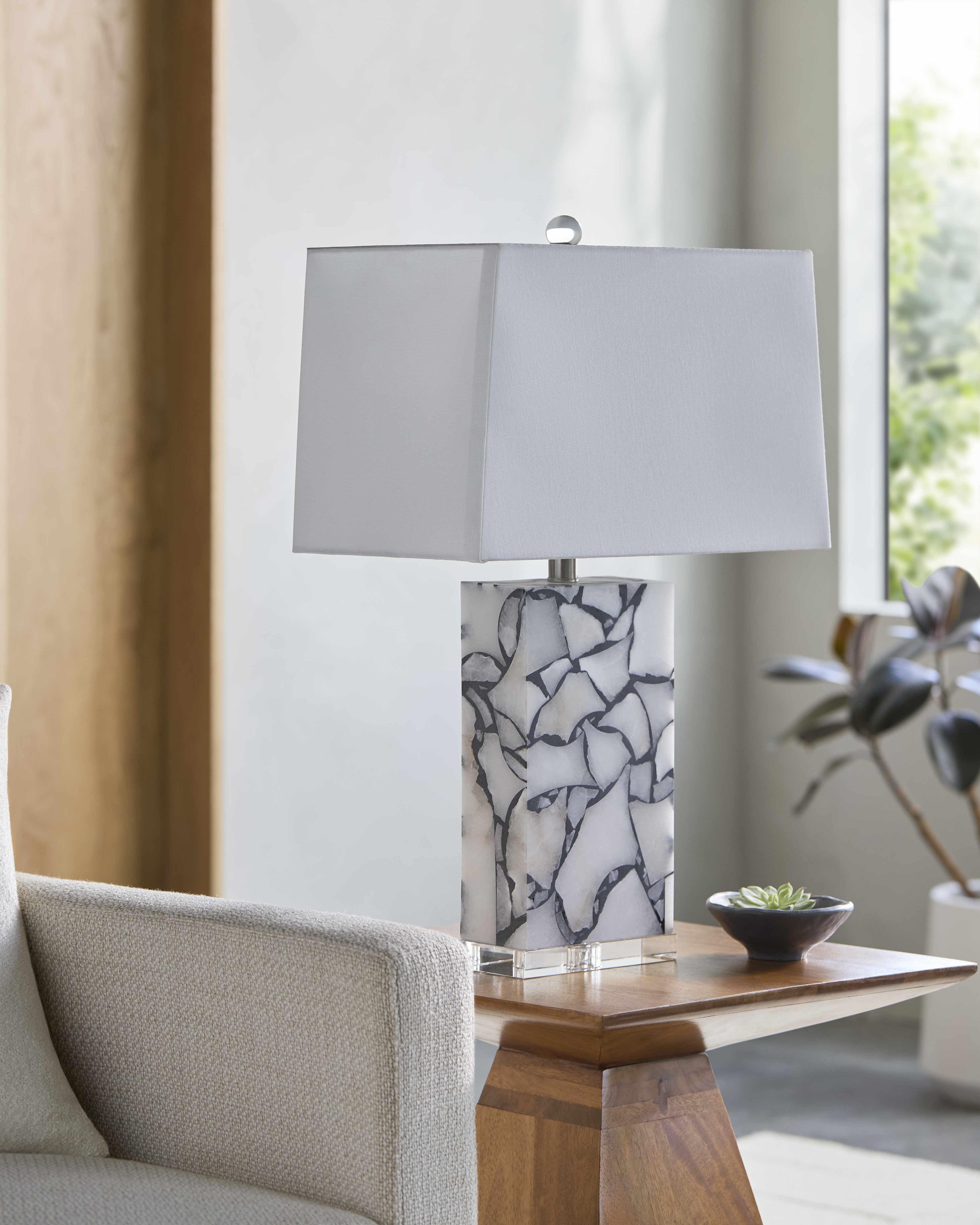 Araguainha Table Lamp-4