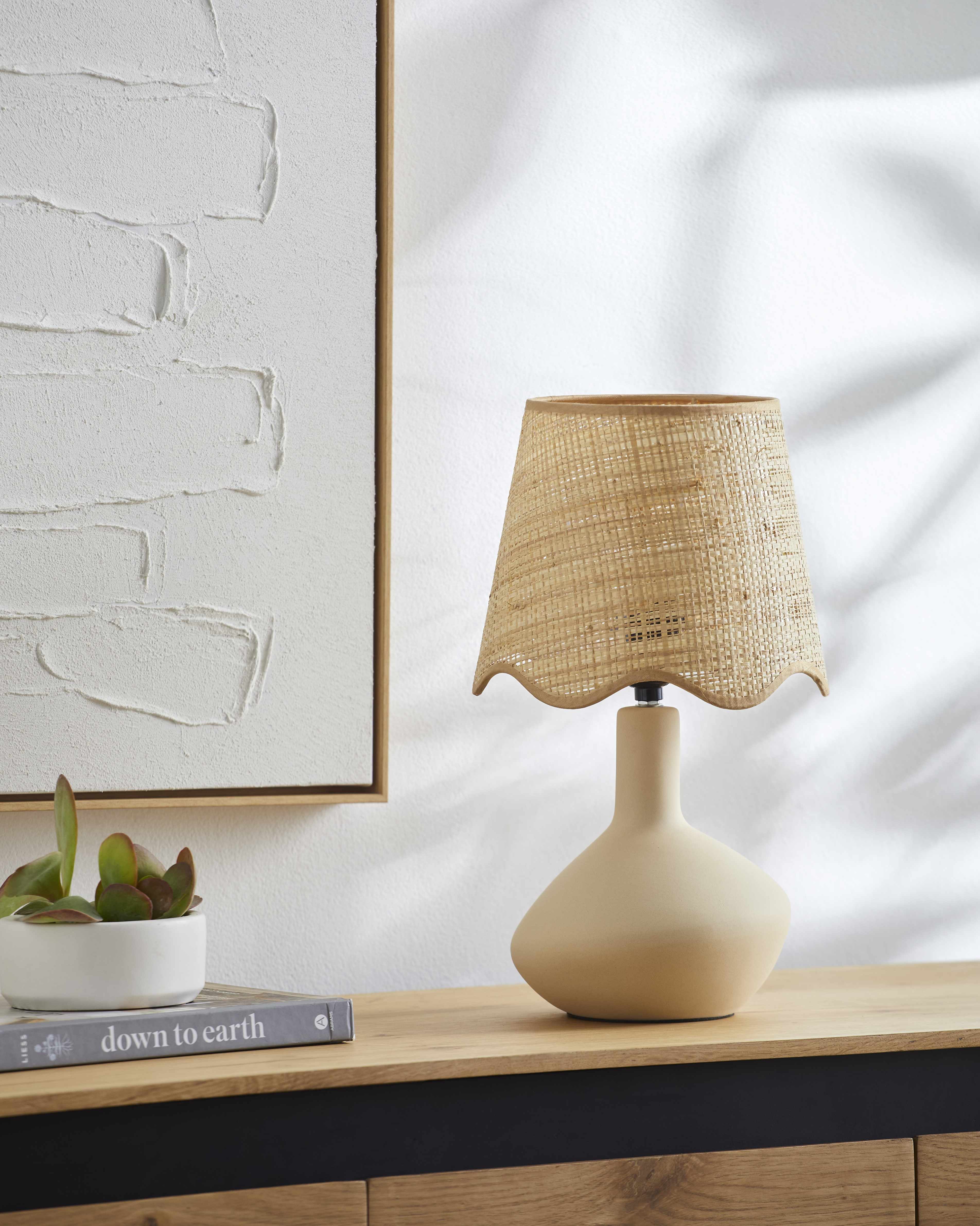 Neuenhagen Cream Table Lamp-4