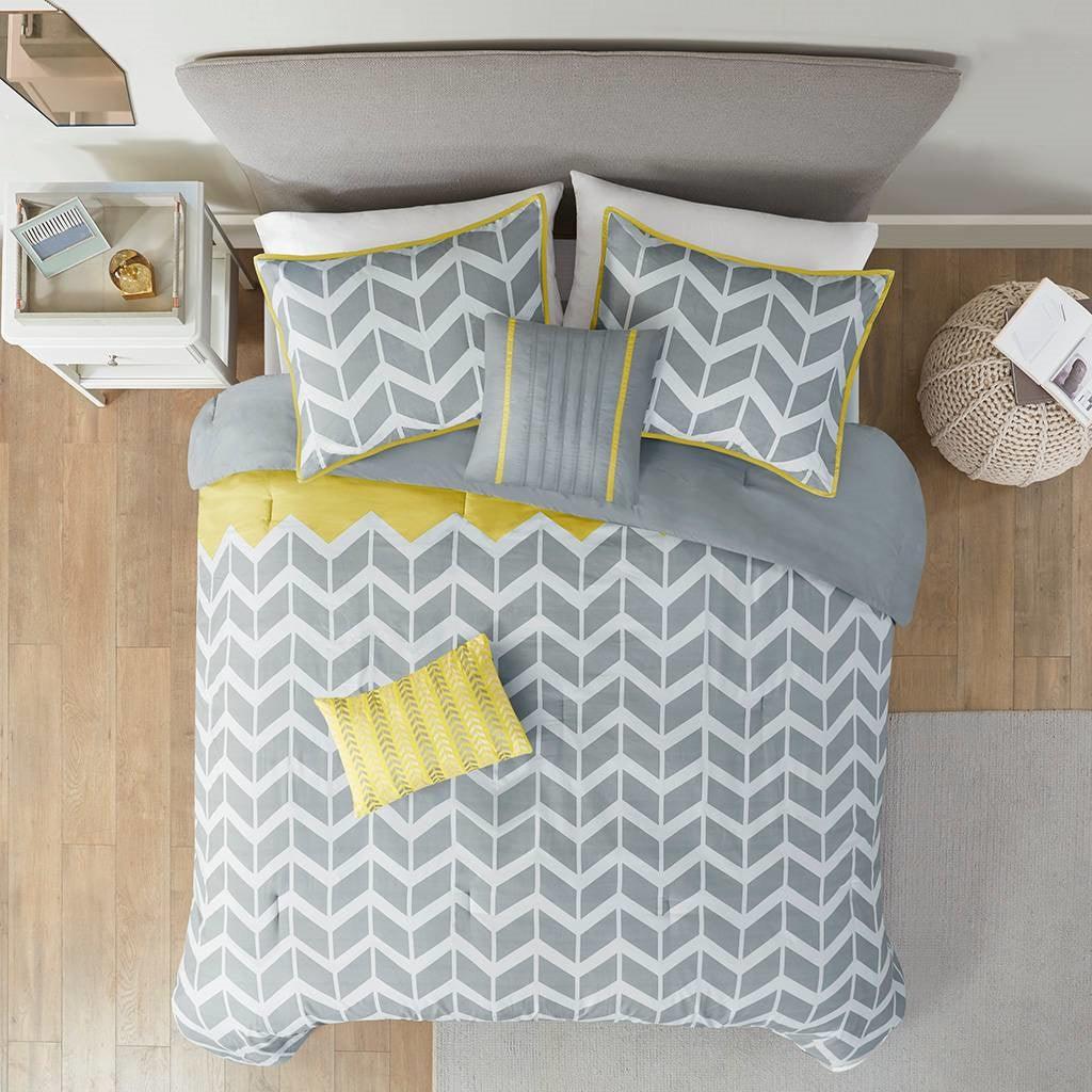 Twin / Twin XL Reversible Comforter Set in Grey White Yellow Chevron Stripe - PRHOMZ