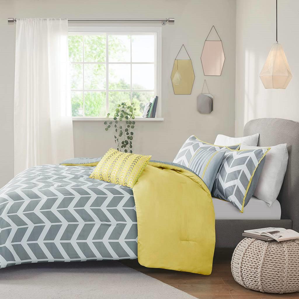 Twin / Twin XL Reversible Comforter Set in Grey White Yellow Chevron Stripe - PRHOMZ